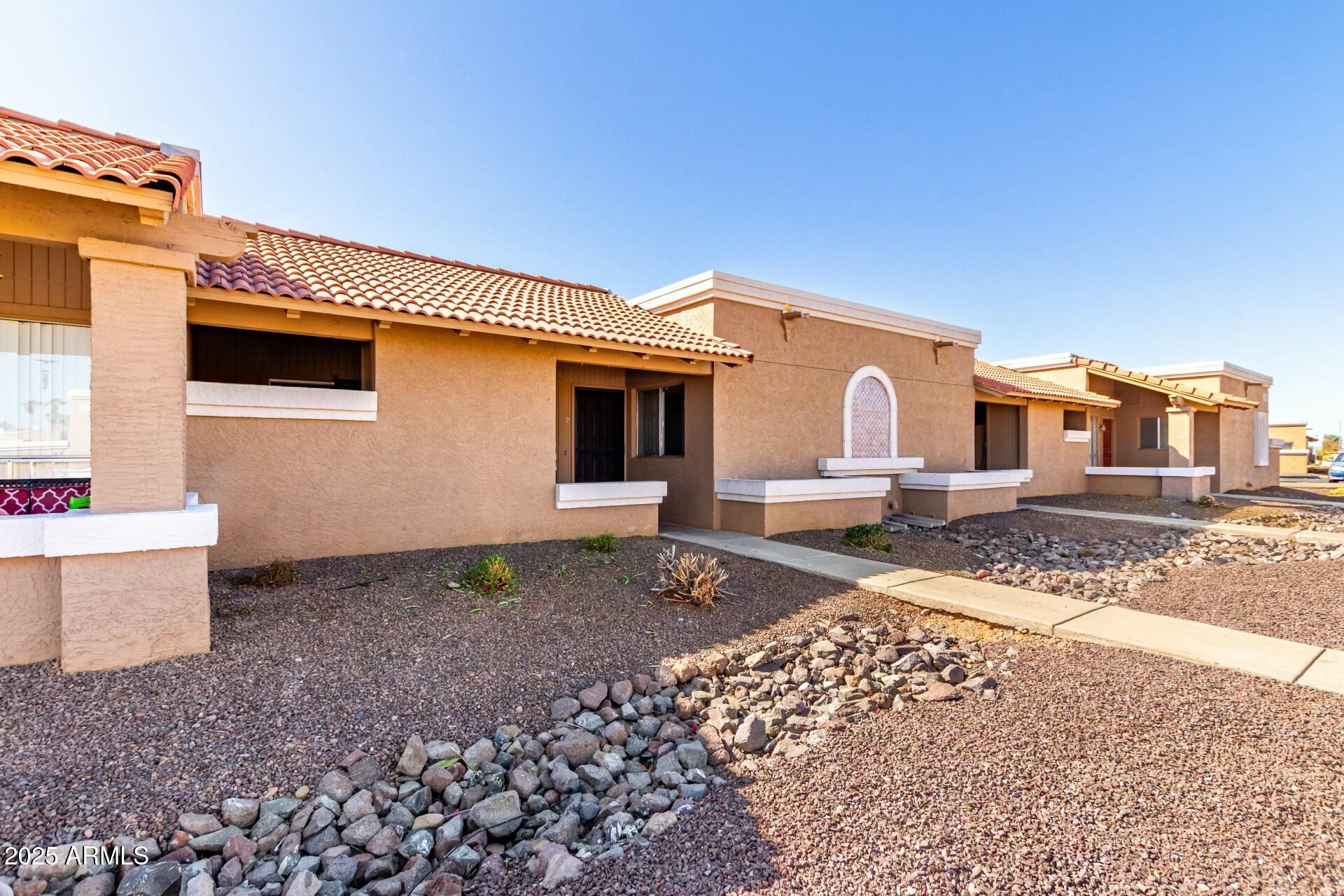 501 W HONONEGH Drive 2