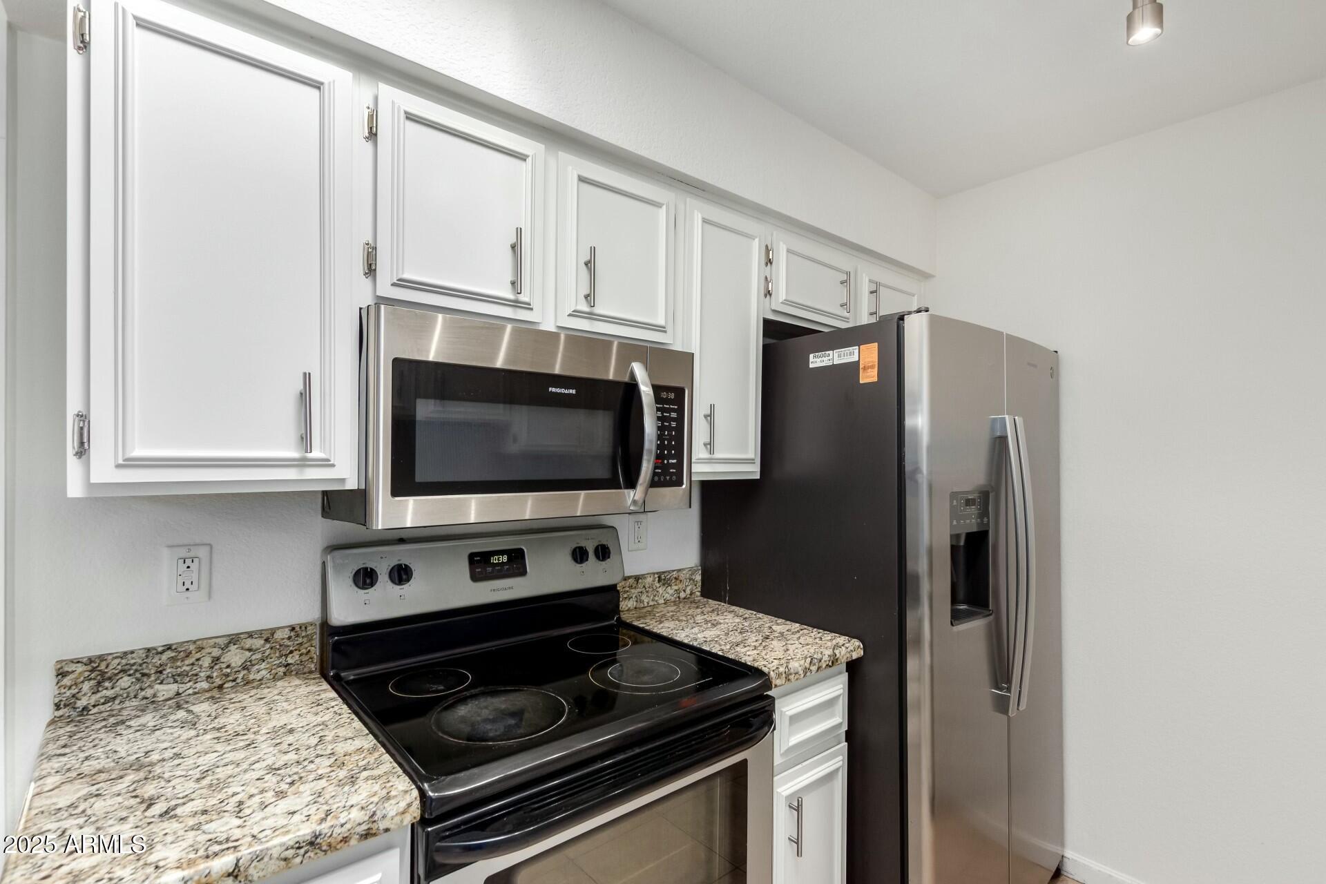 501 W HONONEGH Drive 2