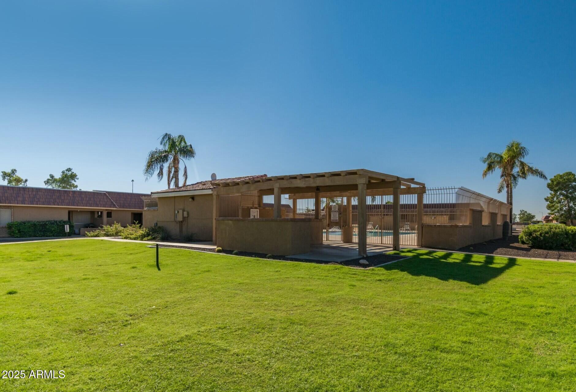 501 W HONONEGH Drive 2