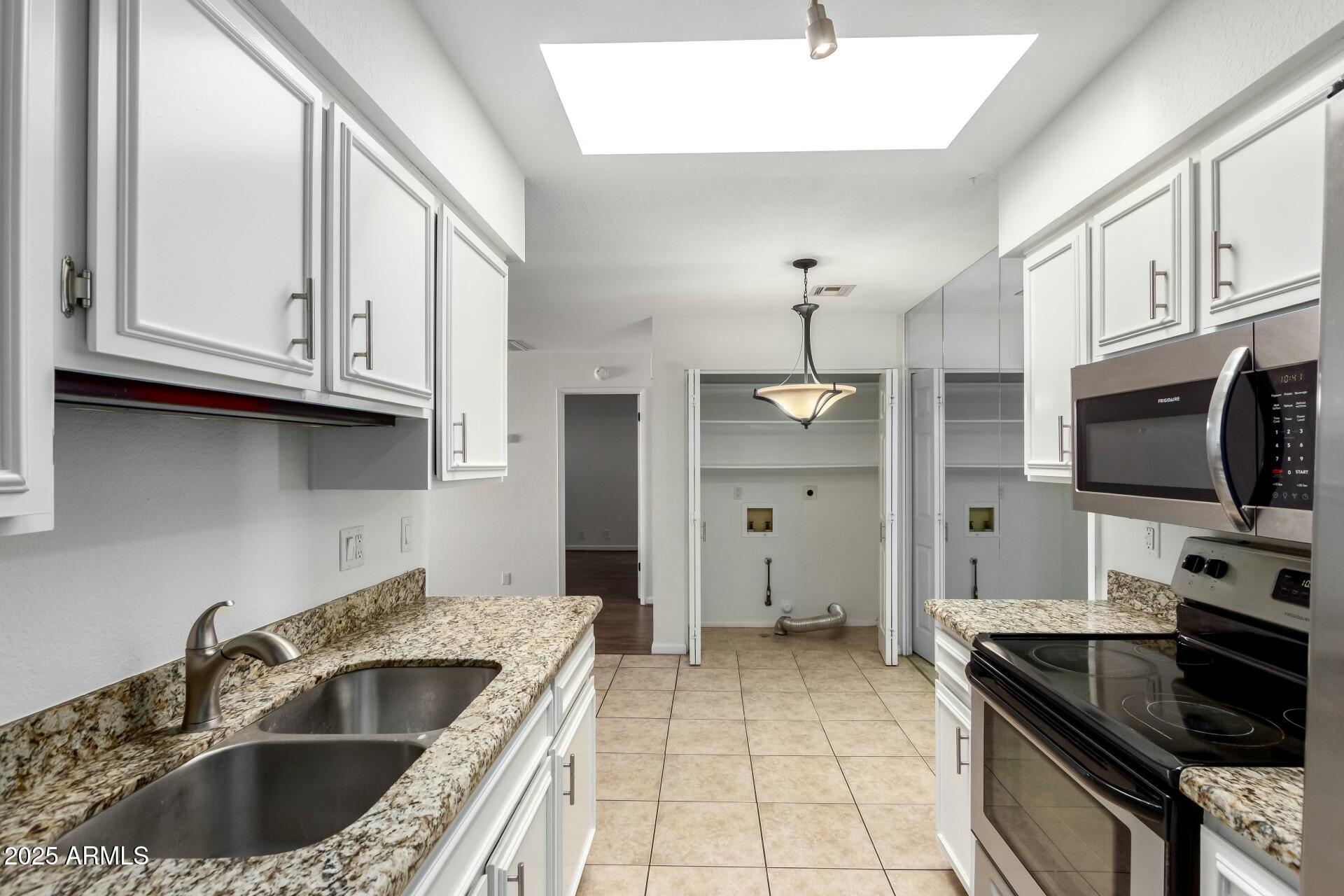 501 W HONONEGH Drive 2