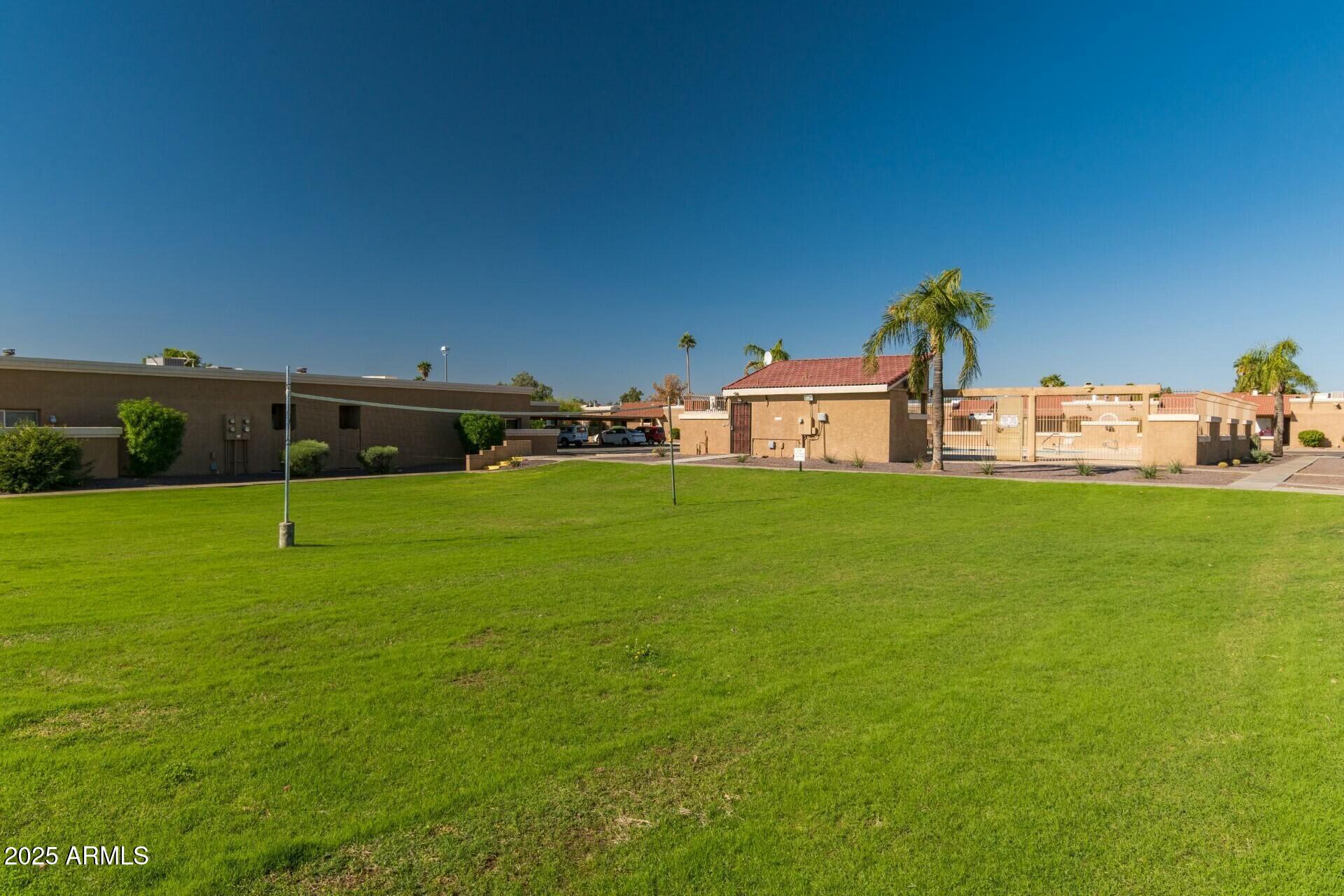 501 W HONONEGH Drive 2