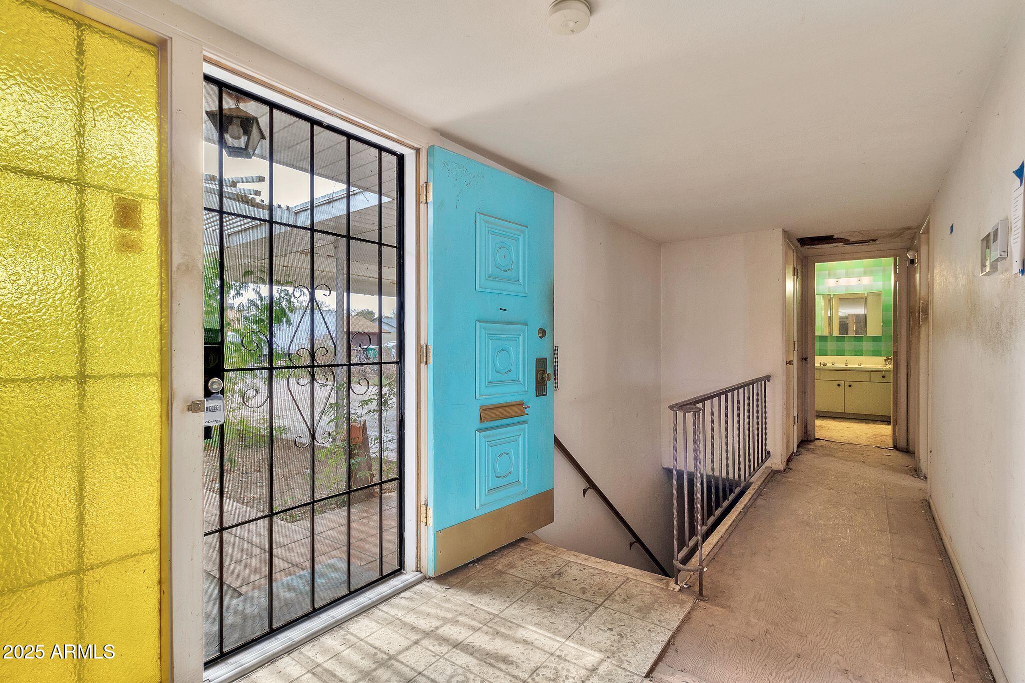 1048 E 2ND Place