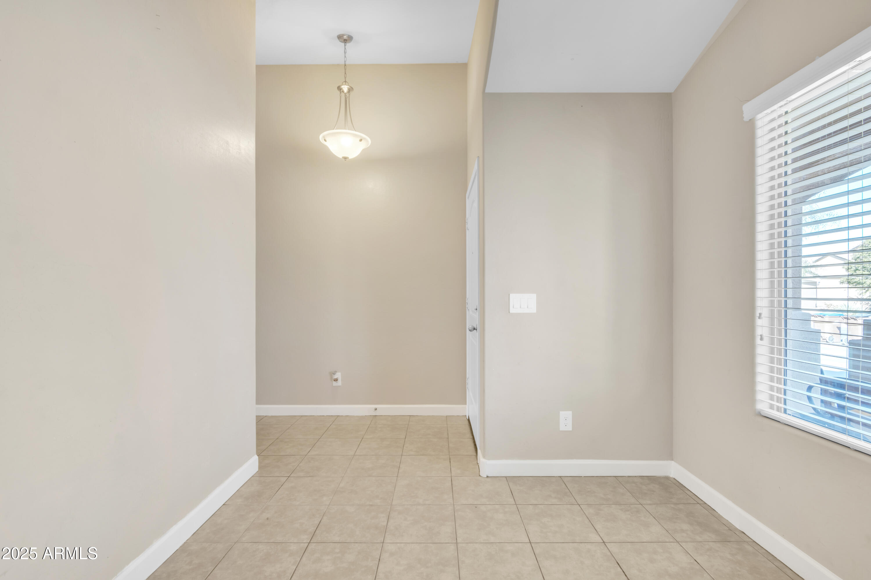 5653 E ATHENA Road