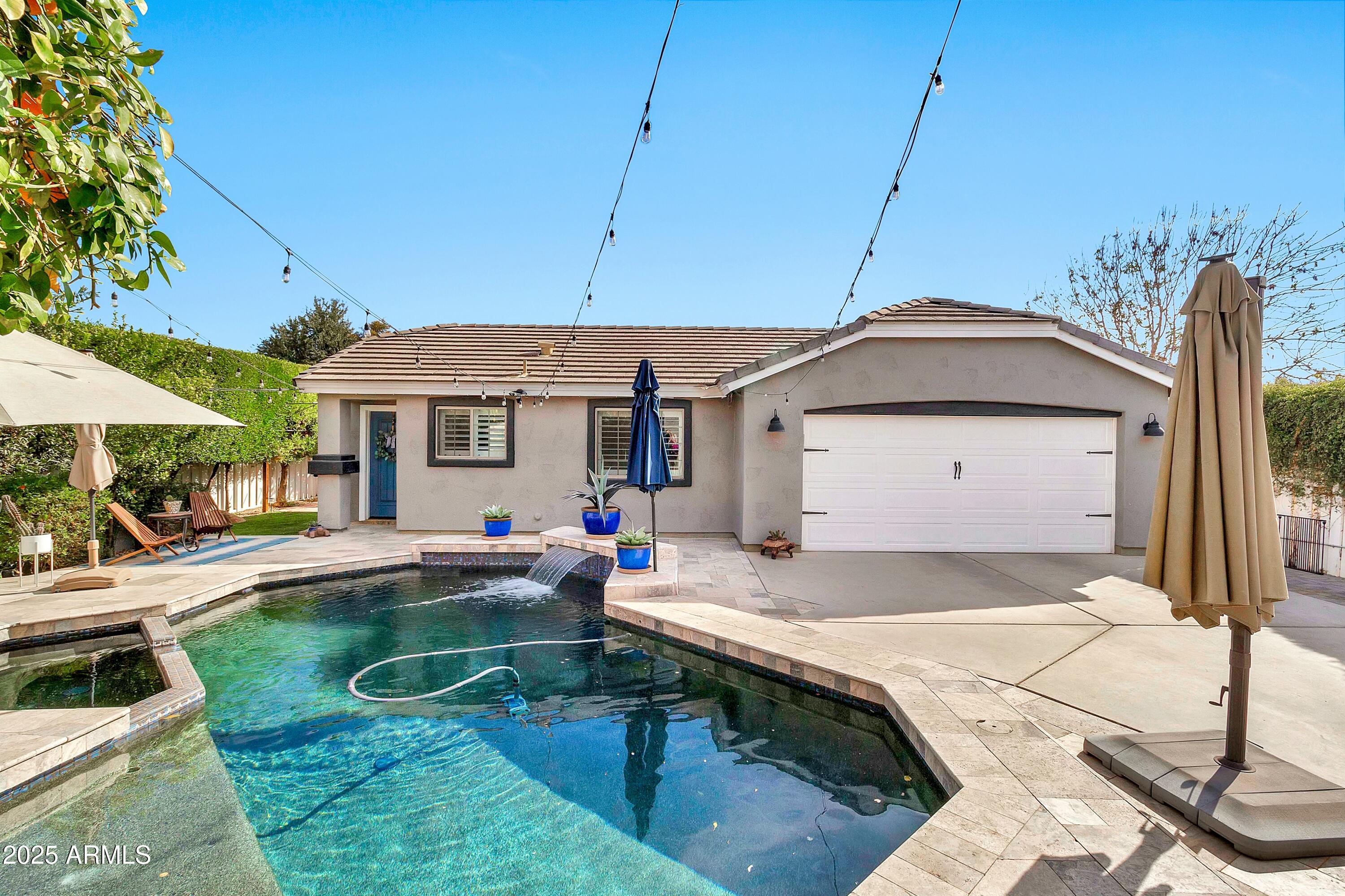 2861 E CAMELLIA Drive