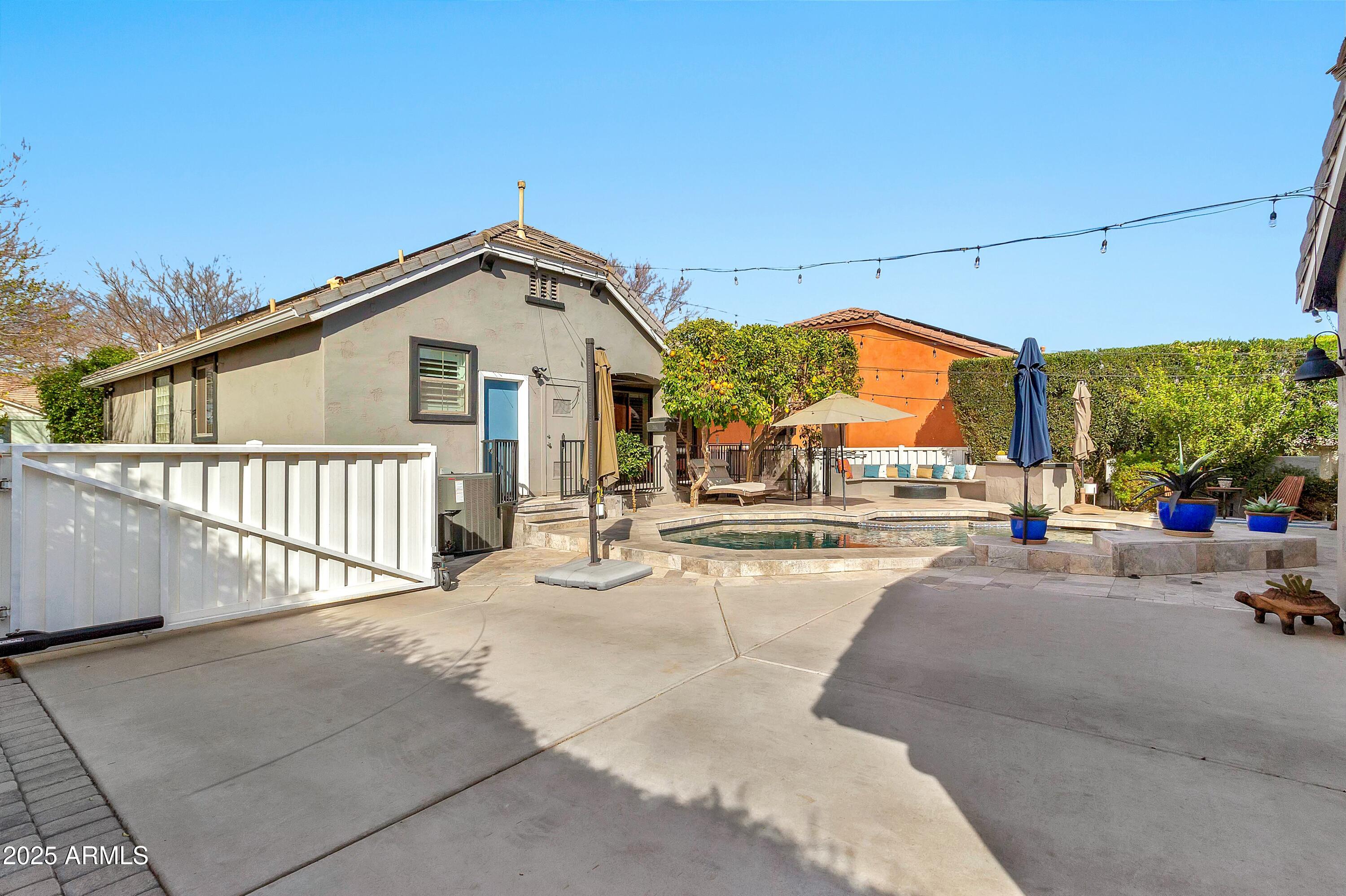 2861 E CAMELLIA Drive