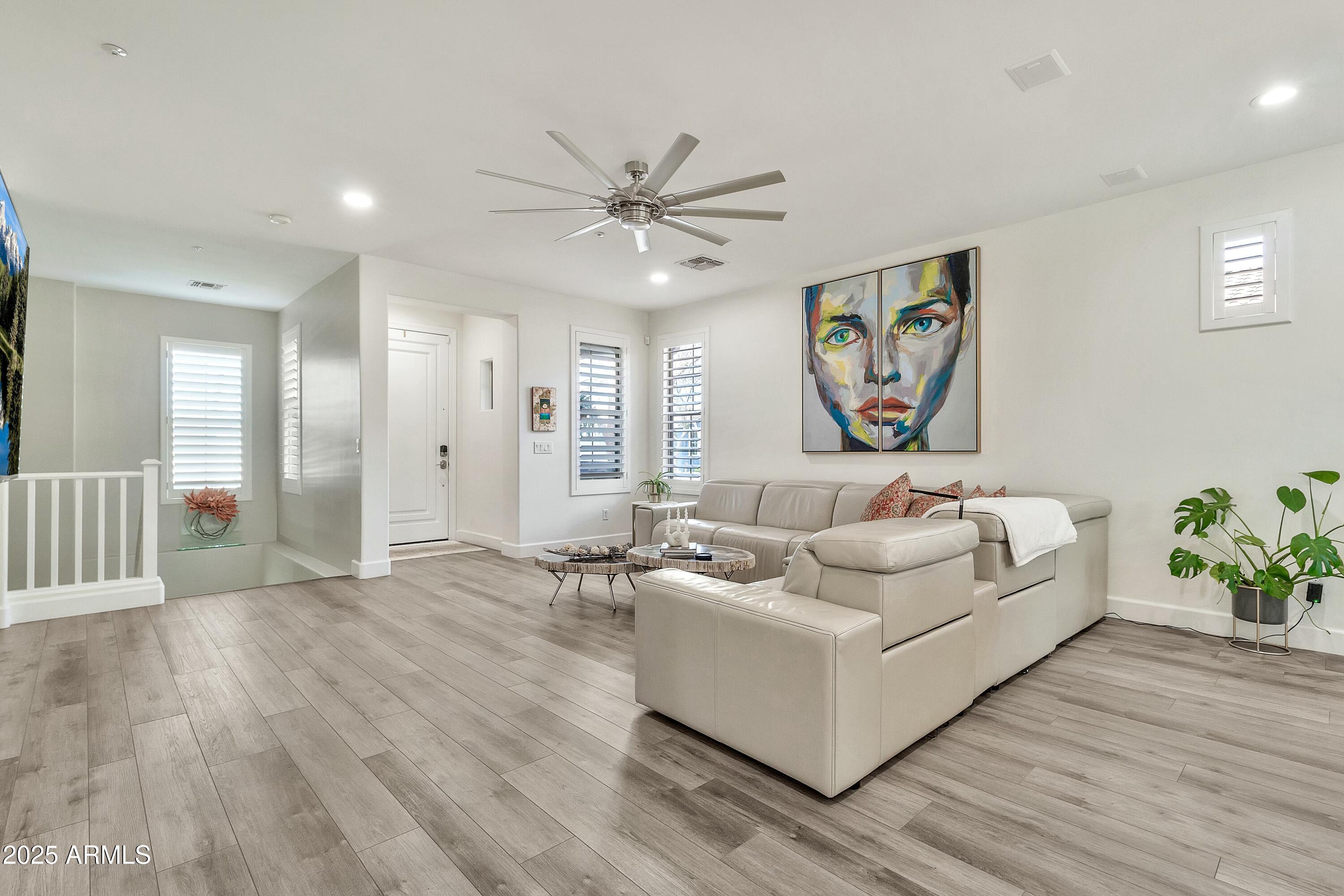 2861 E CAMELLIA Drive