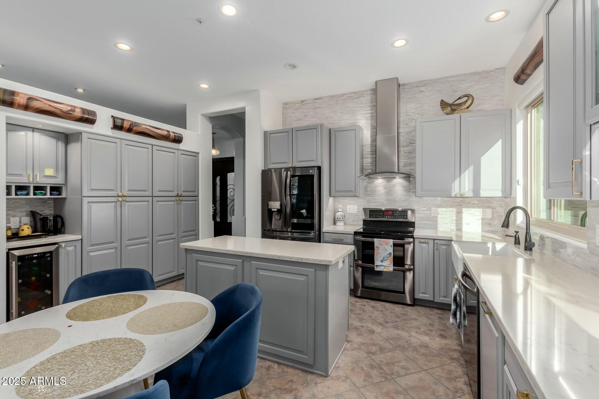 14741 E Mountain Majesty