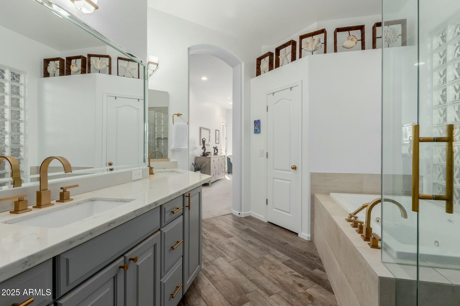 14741 E Mountain Majesty