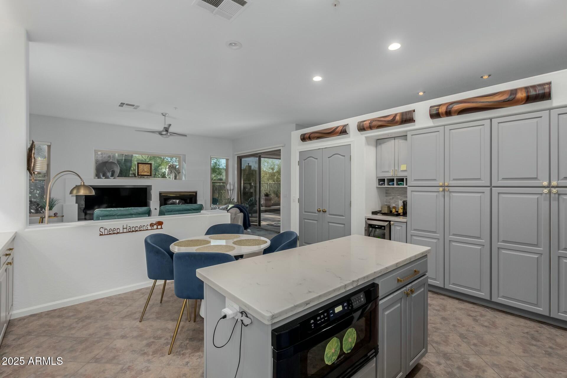 14741 E Mountain Majesty