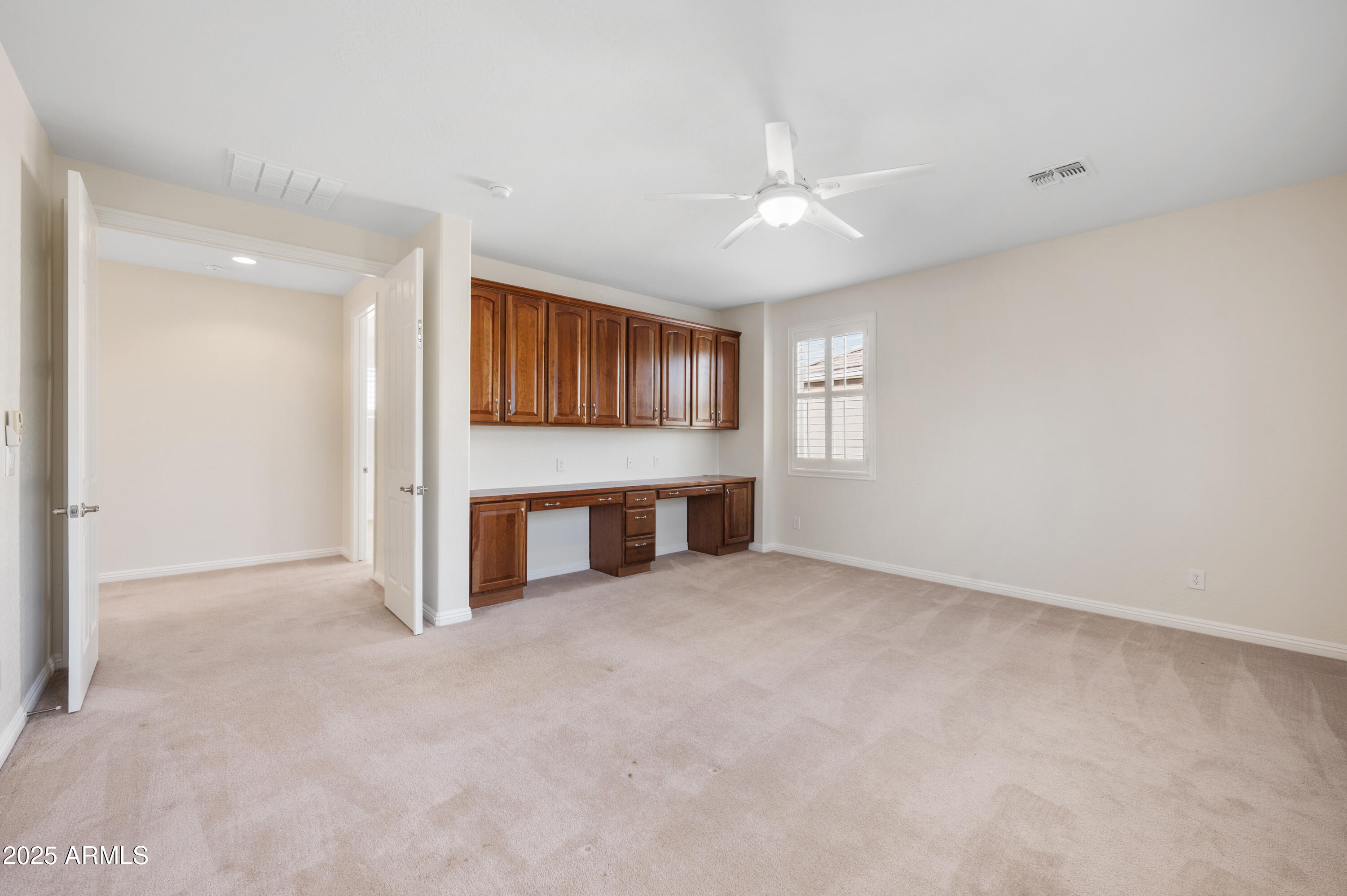 40213 N NOBLE HAWK Court
