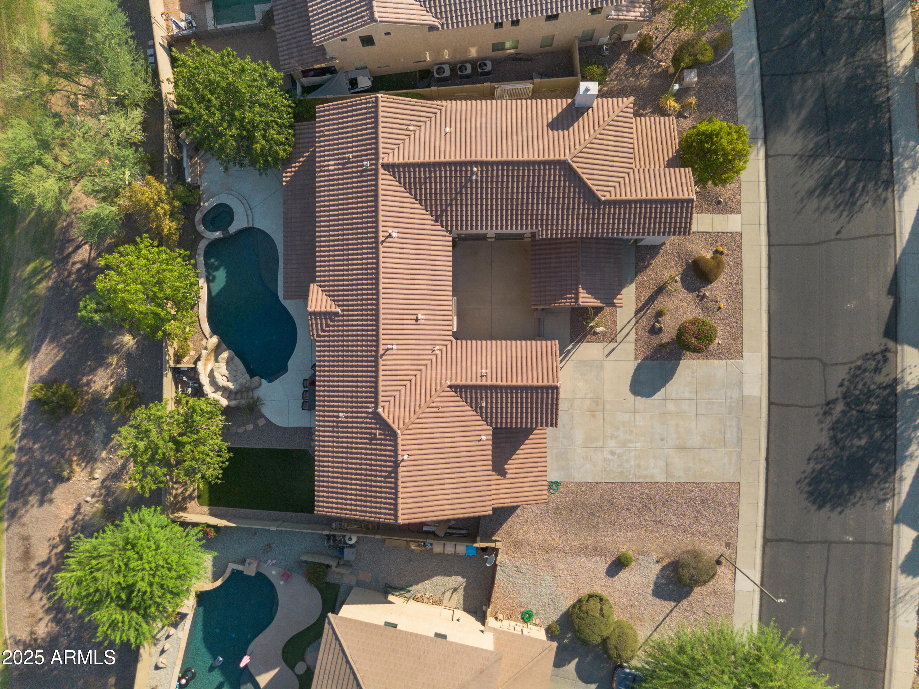 40213 N NOBLE HAWK Court