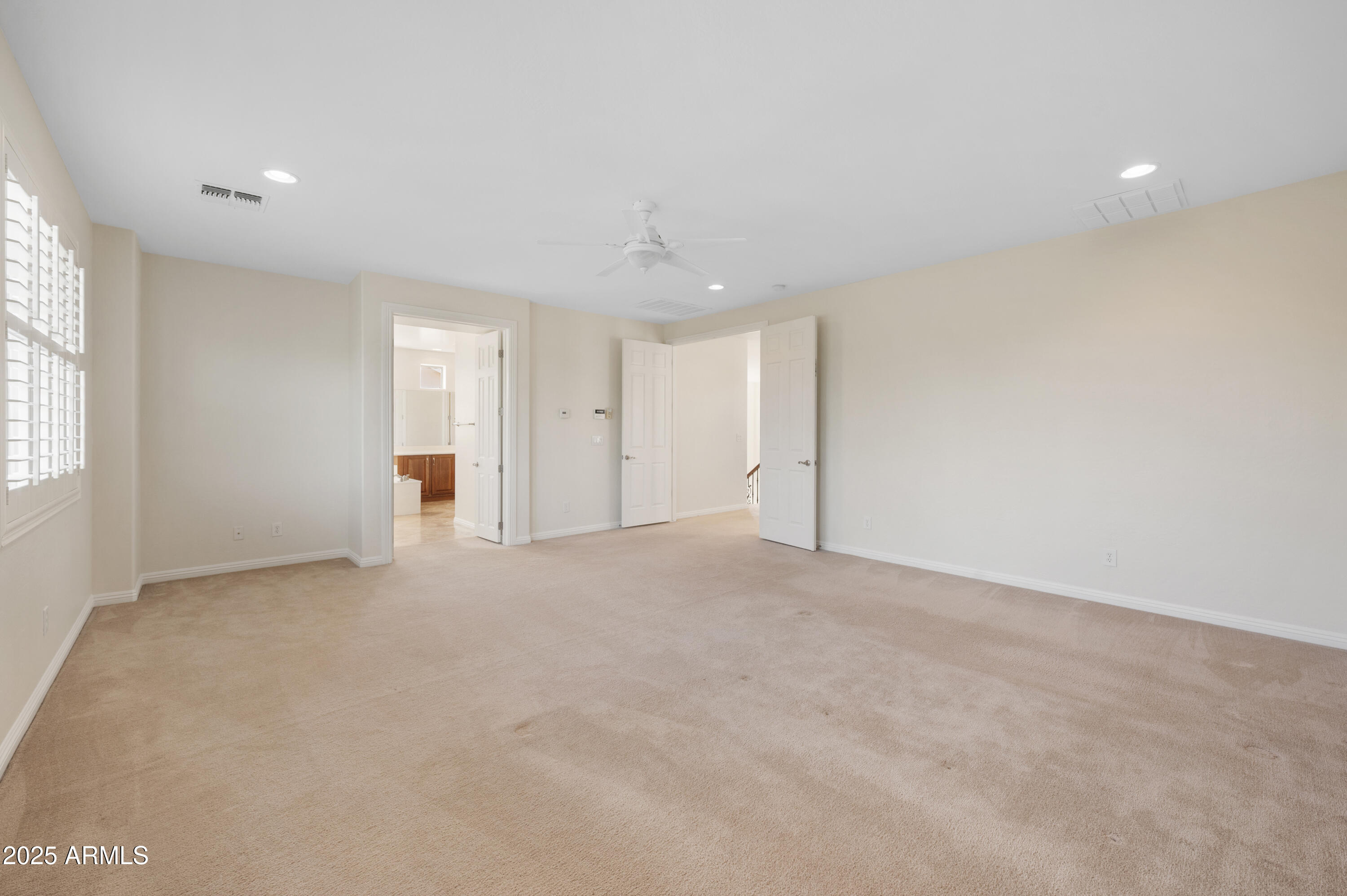 40213 N NOBLE HAWK Court