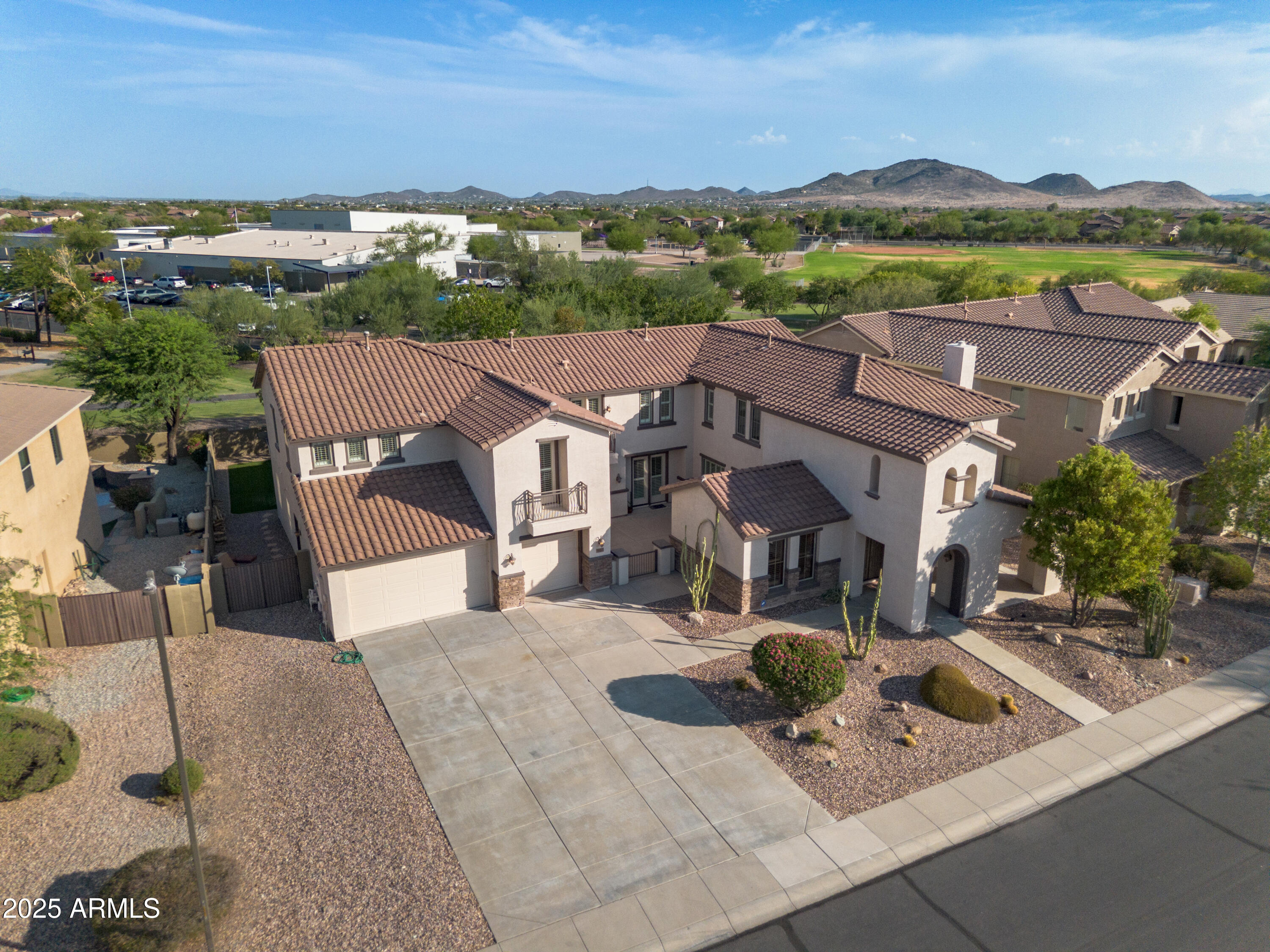 40213 N NOBLE HAWK Court