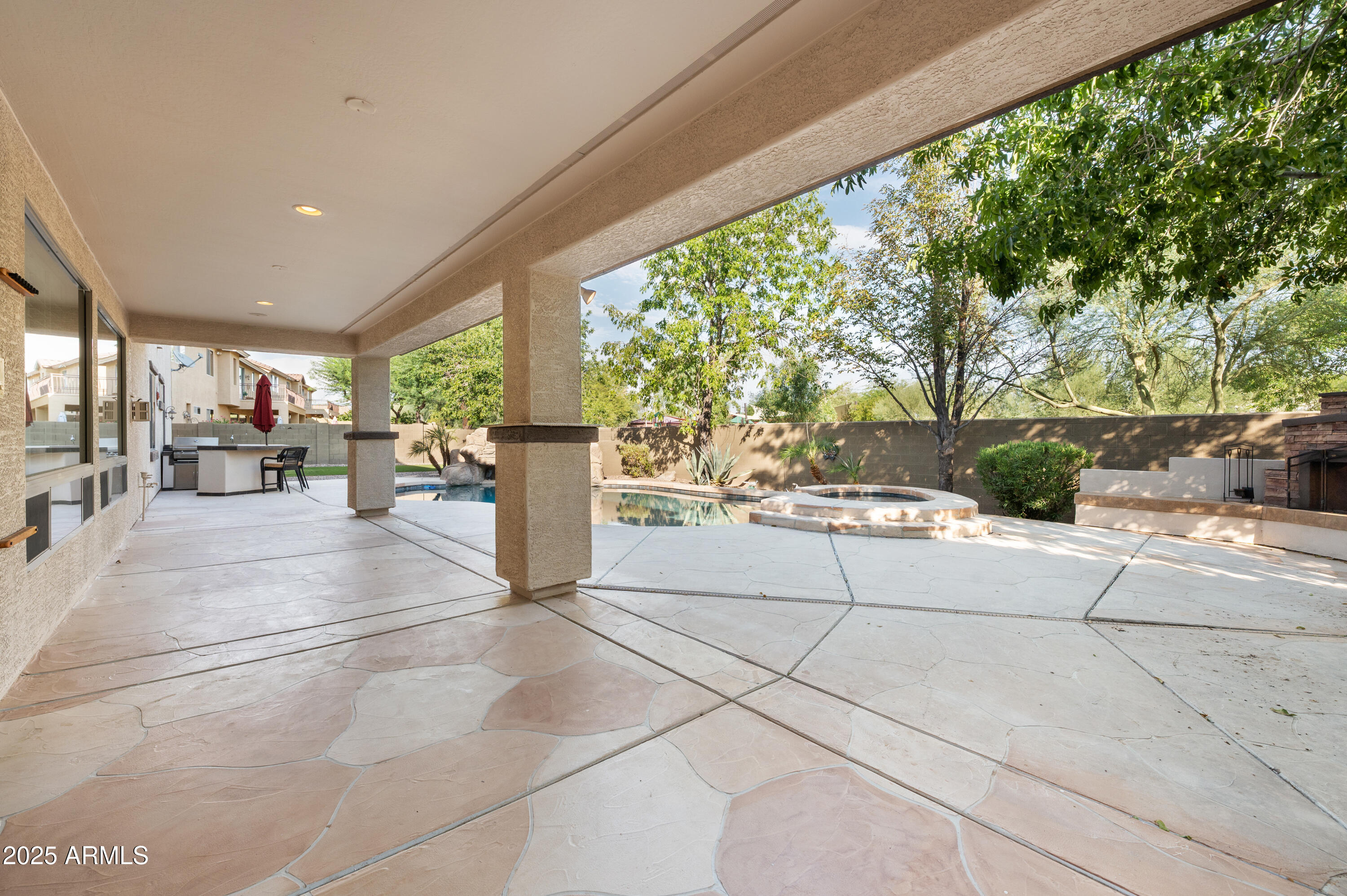 40213 N NOBLE HAWK Court