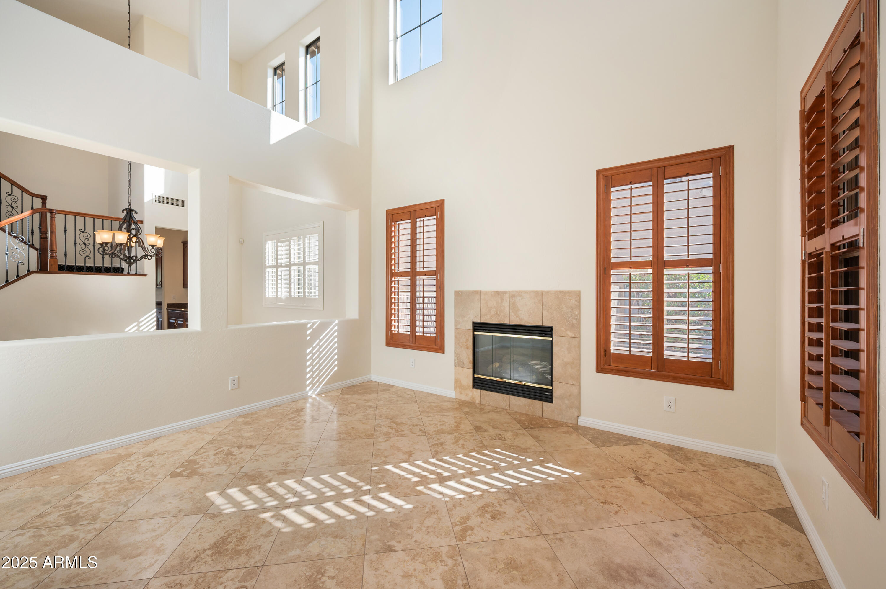 40213 N NOBLE HAWK Court