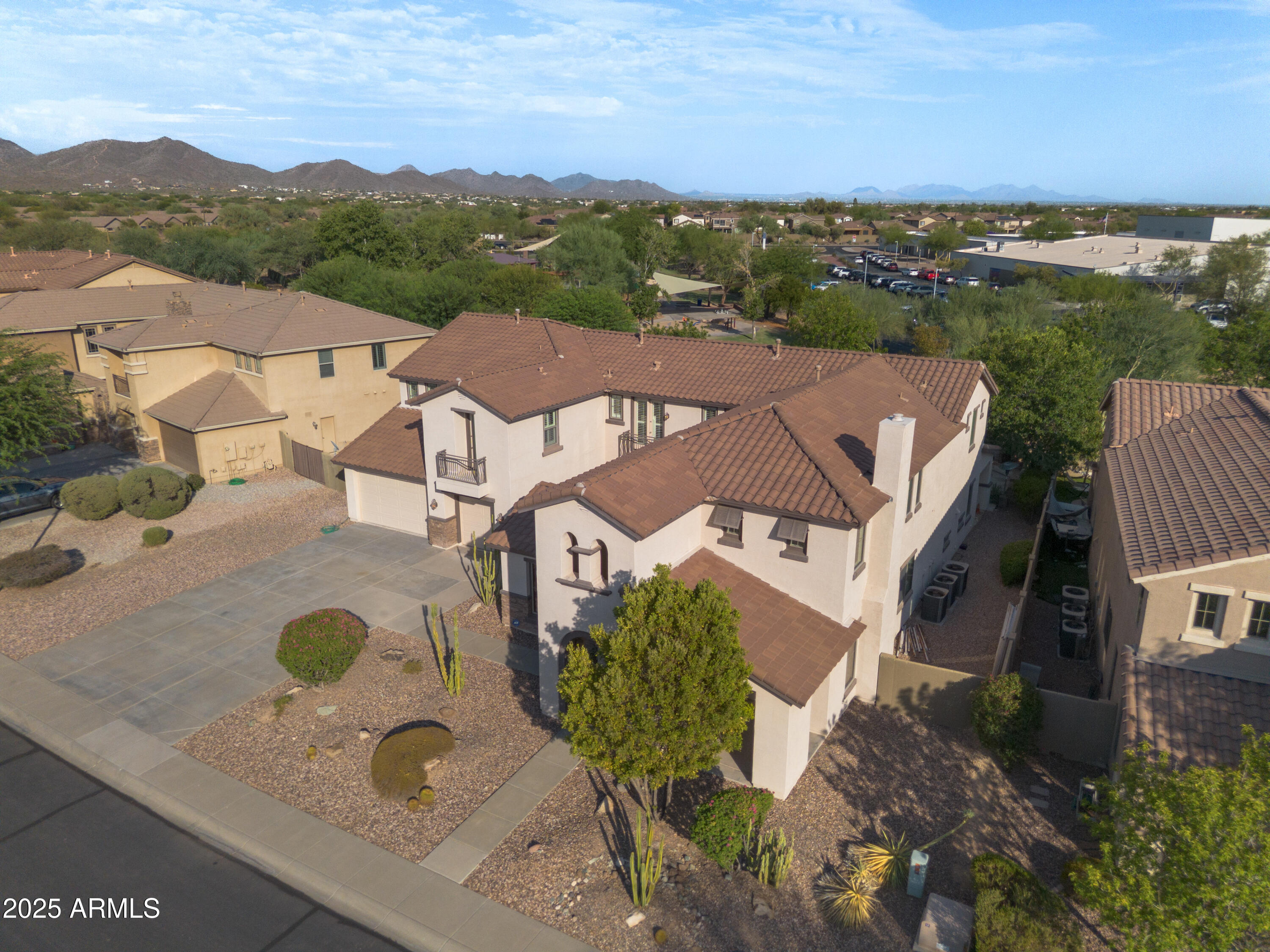 40213 N NOBLE HAWK Court