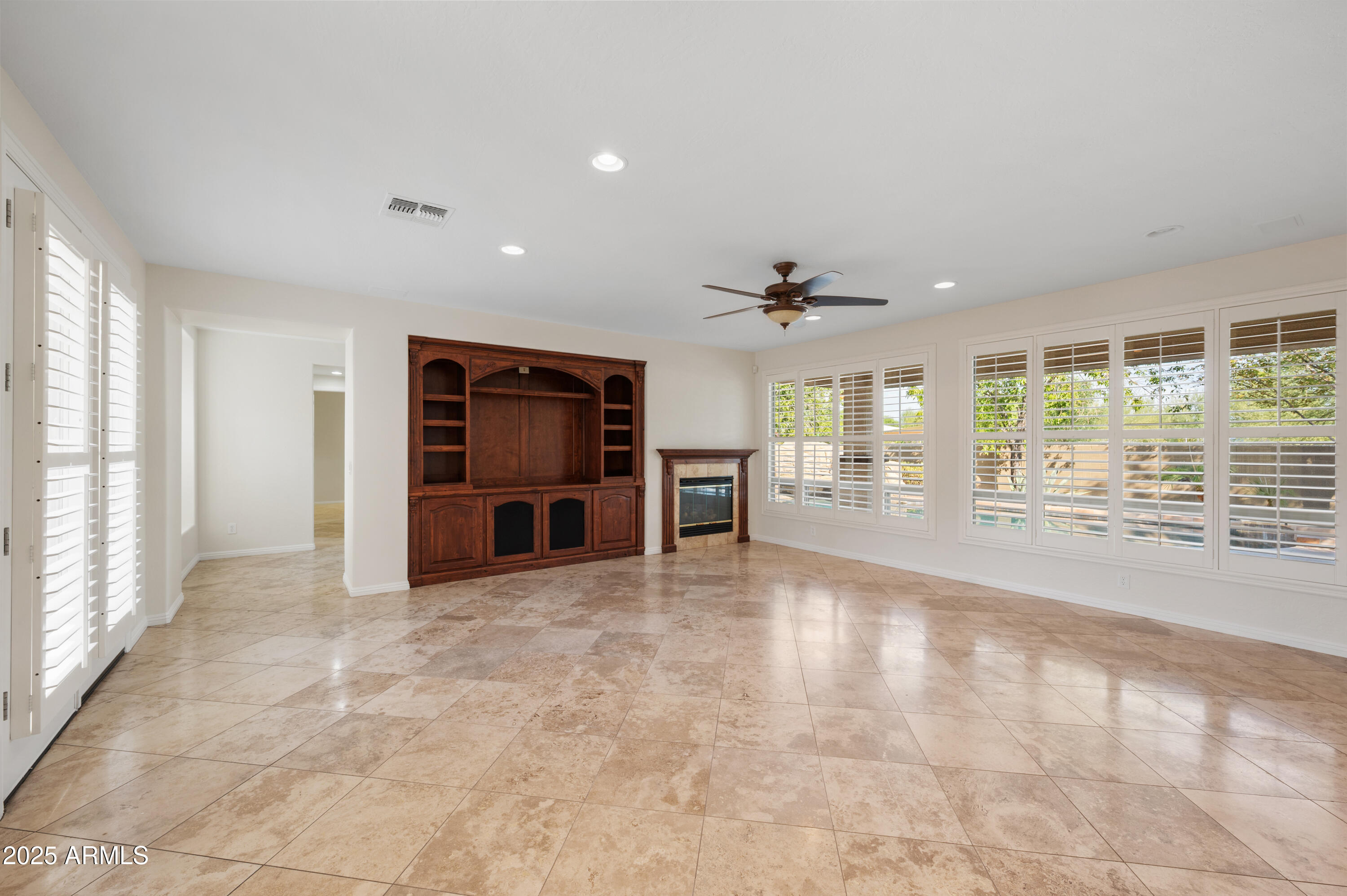 40213 N NOBLE HAWK Court