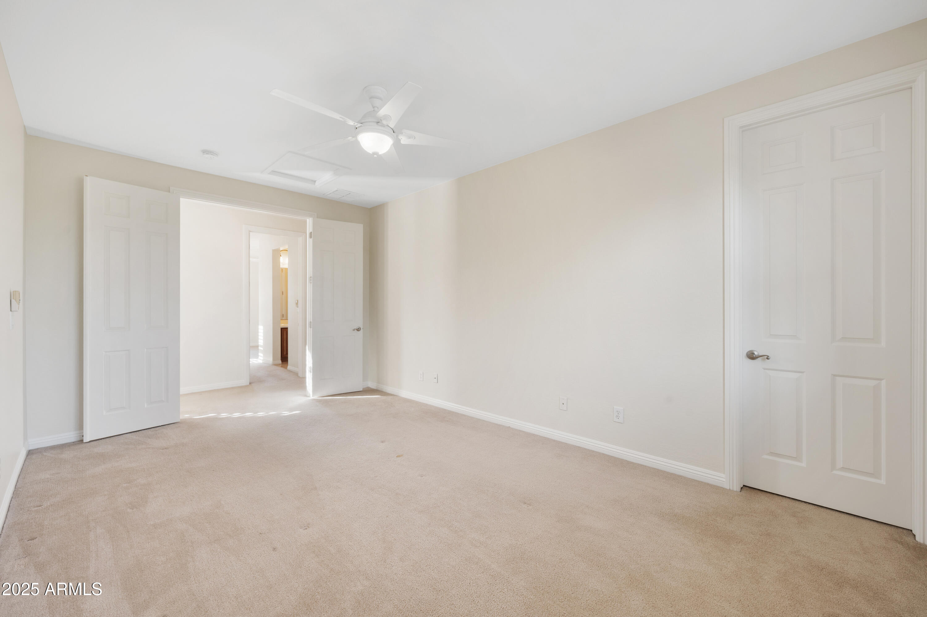 40213 N NOBLE HAWK Court
