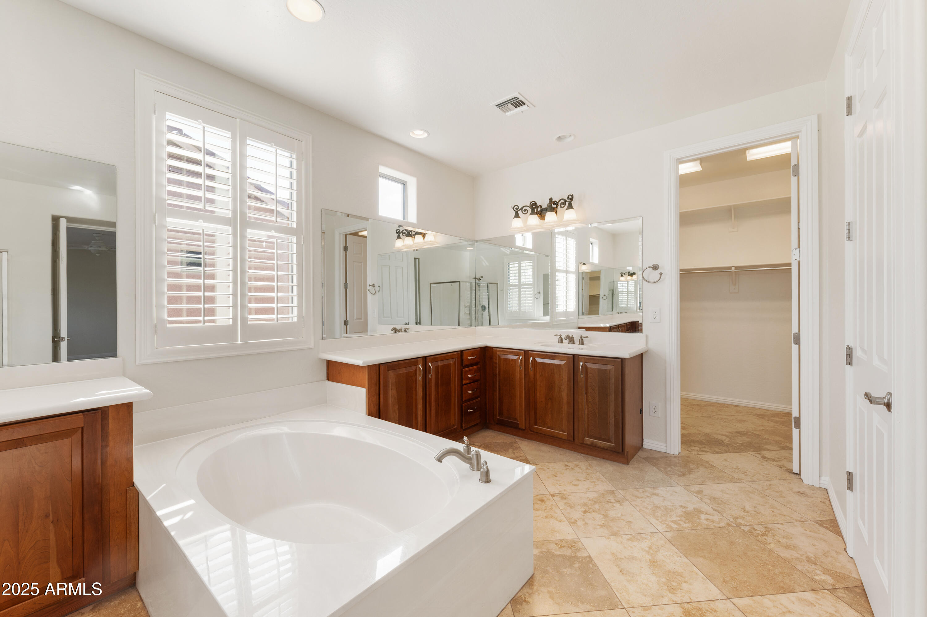 40213 N NOBLE HAWK Court