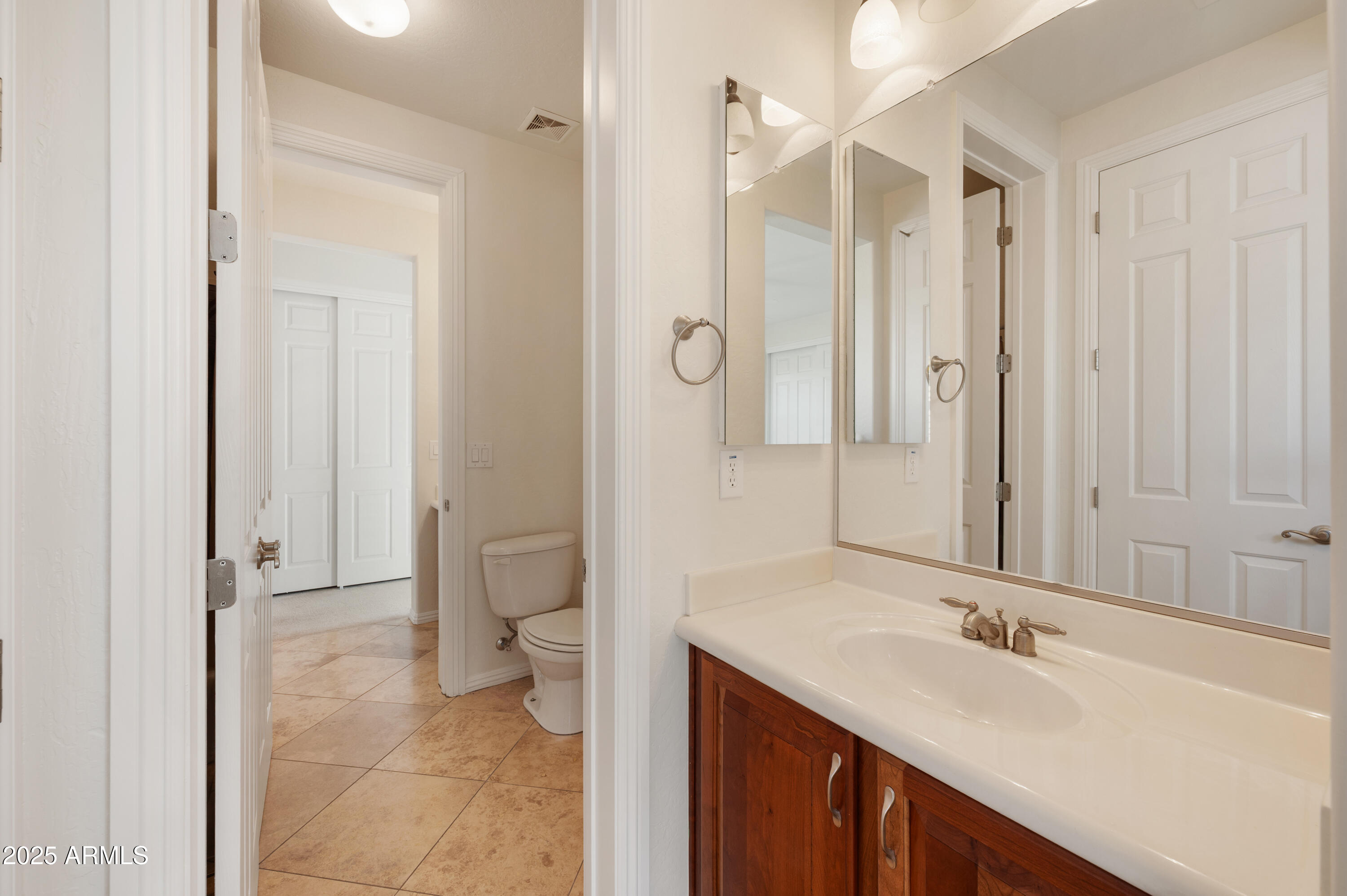 40213 N NOBLE HAWK Court