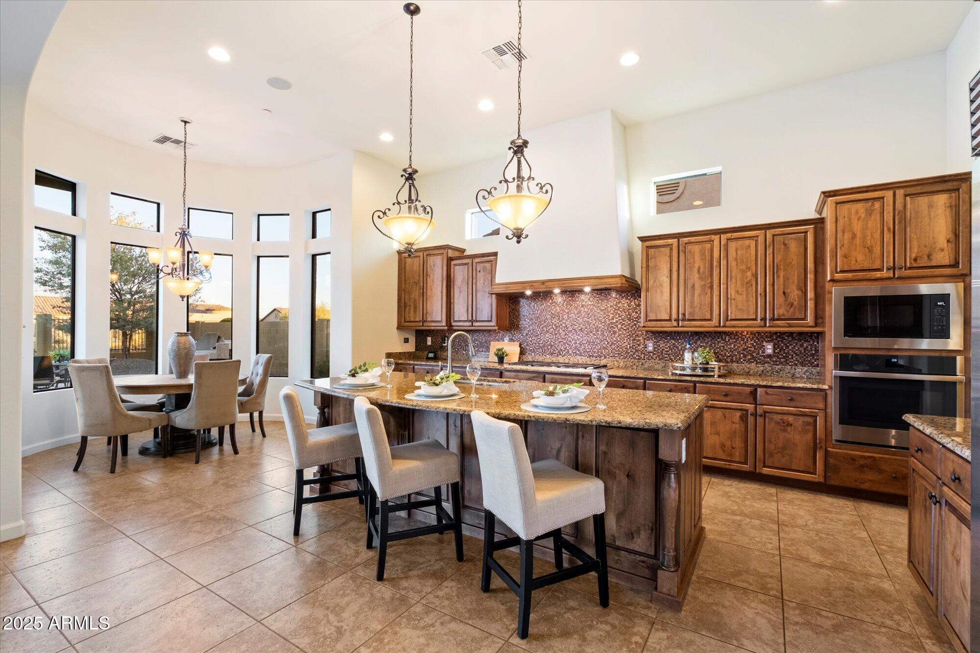 2333 N 87TH Place