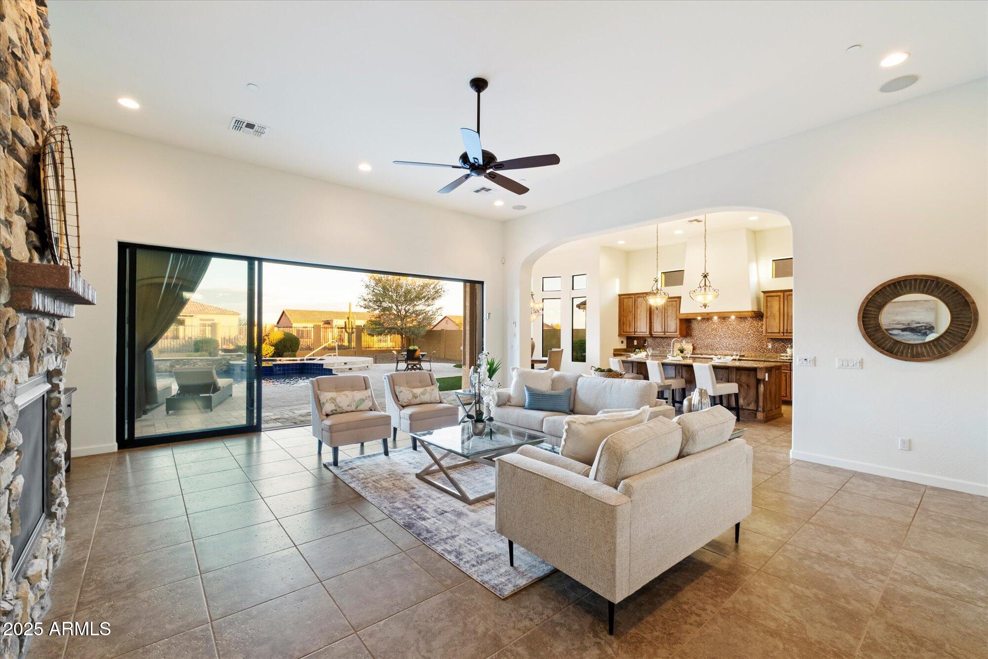 2333 N 87TH Place