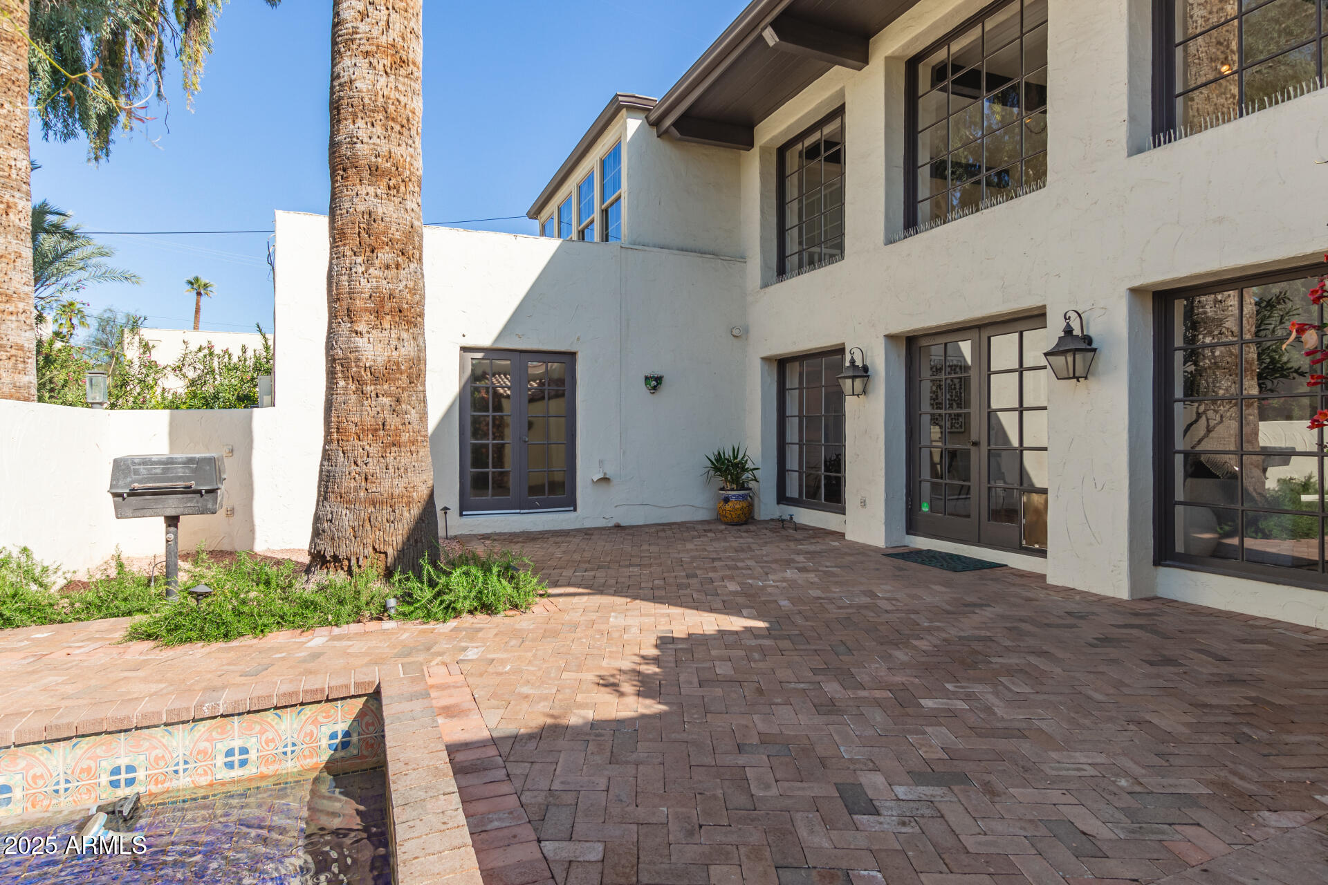374 E VERDE Lane