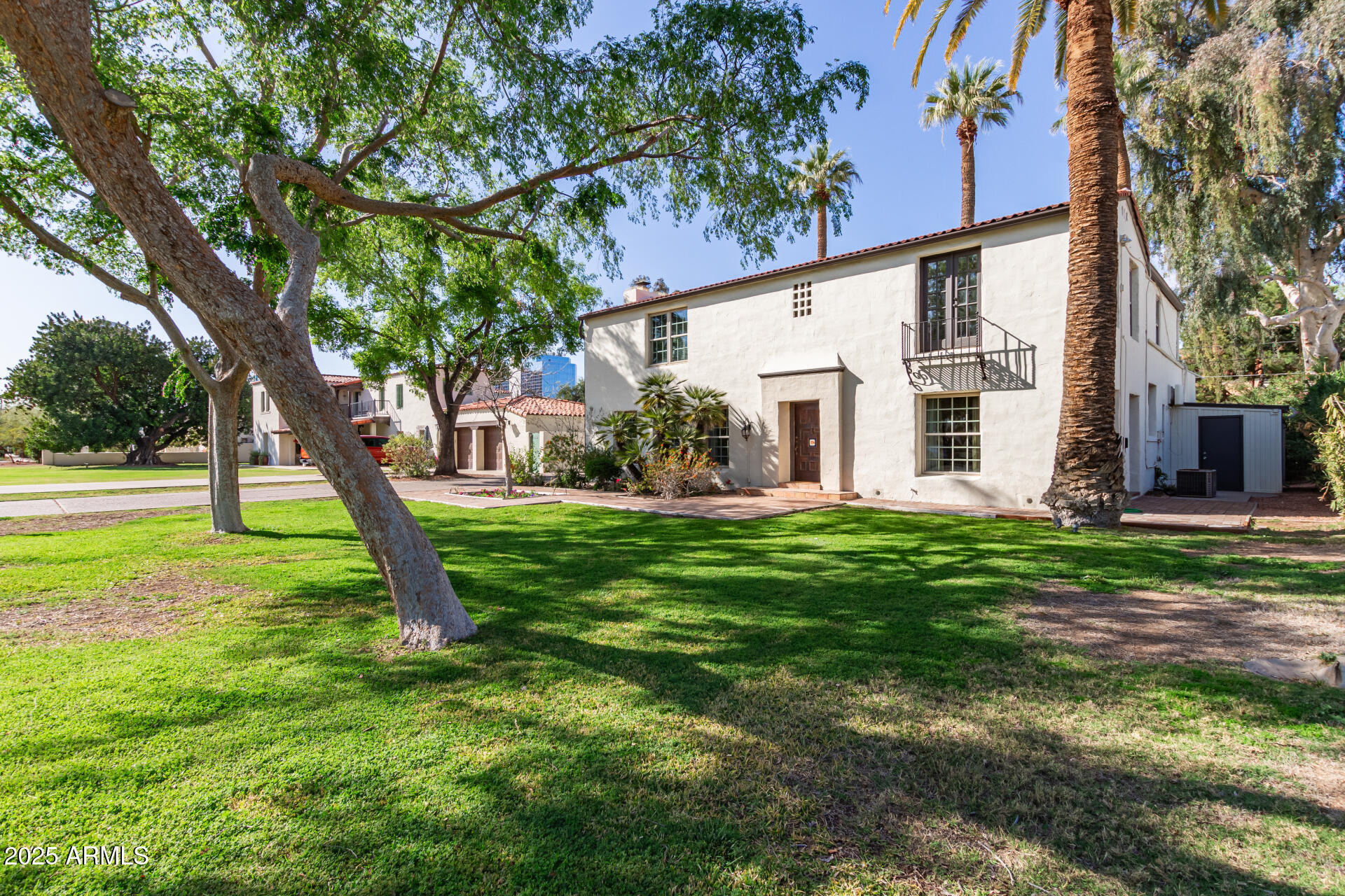 374 E VERDE Lane