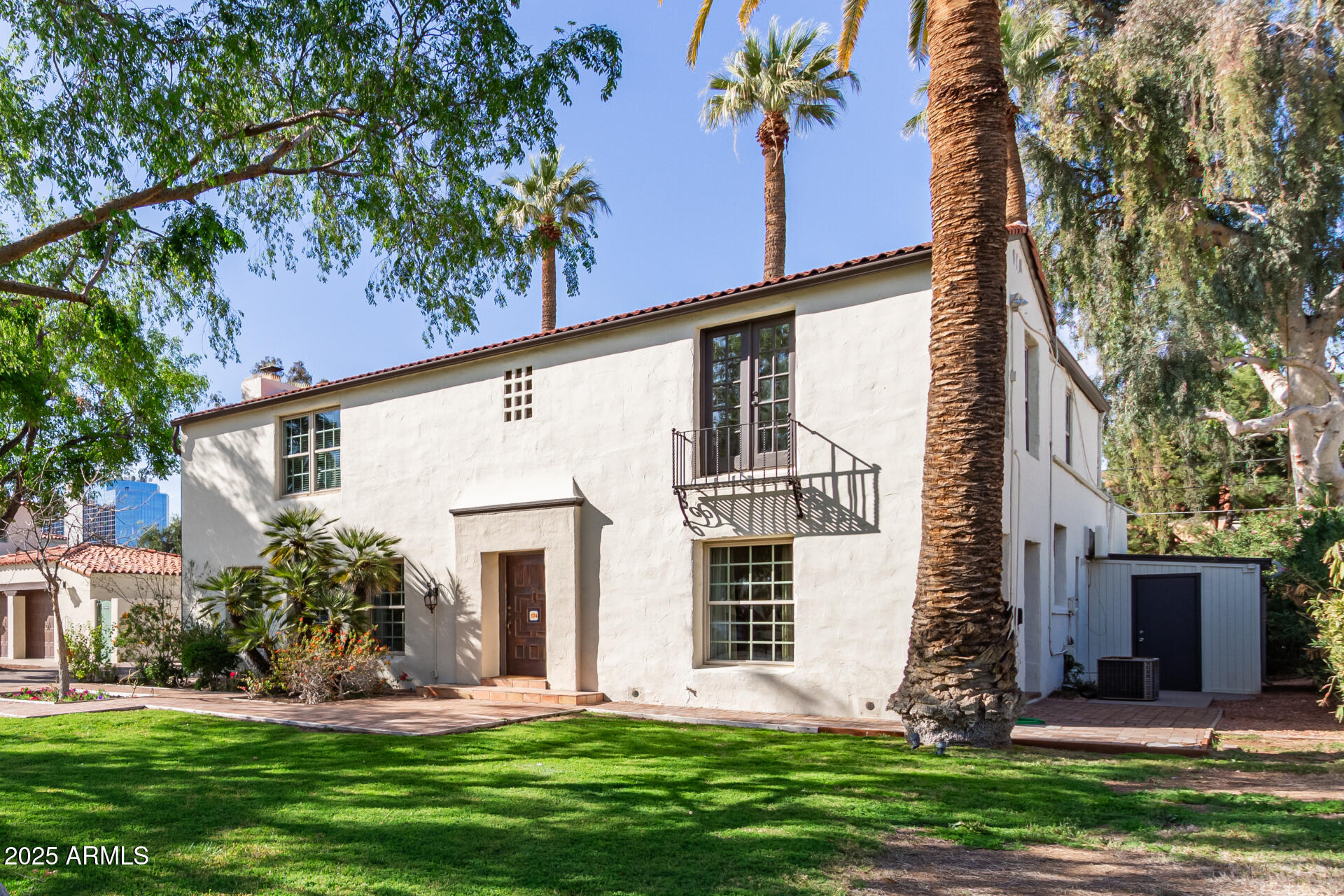 374 E VERDE Lane