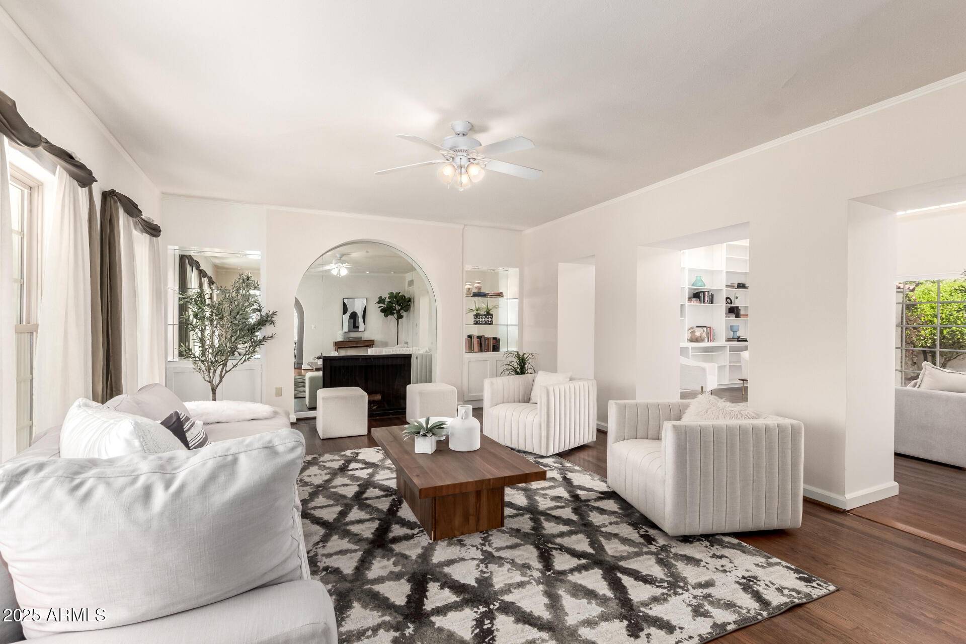 374 E VERDE Lane