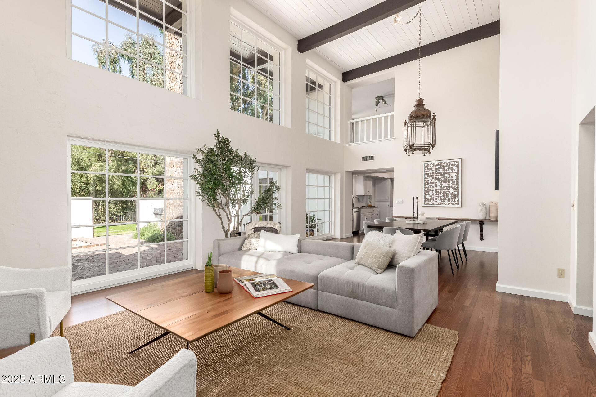 374 E VERDE Lane