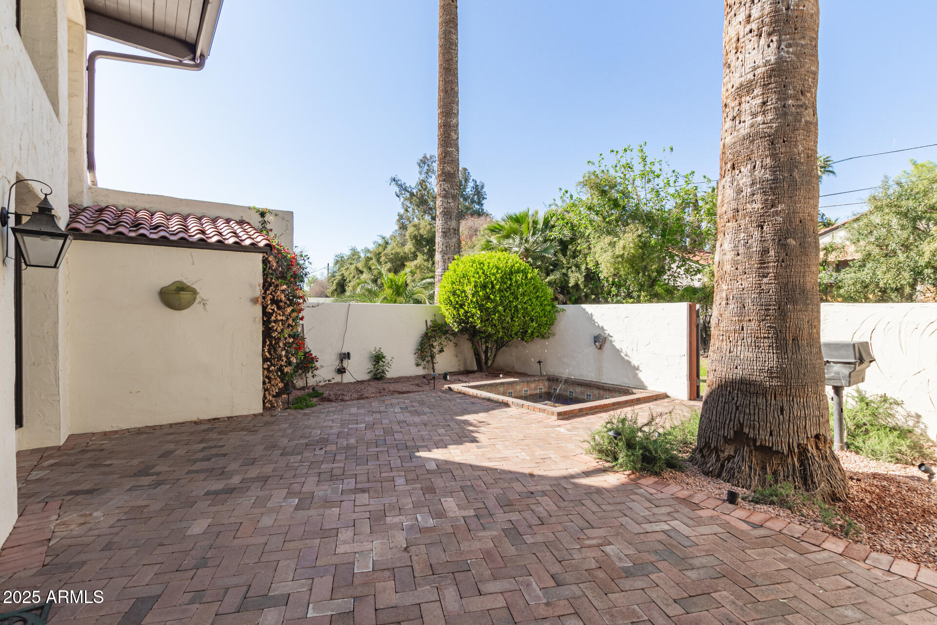 374 E VERDE Lane