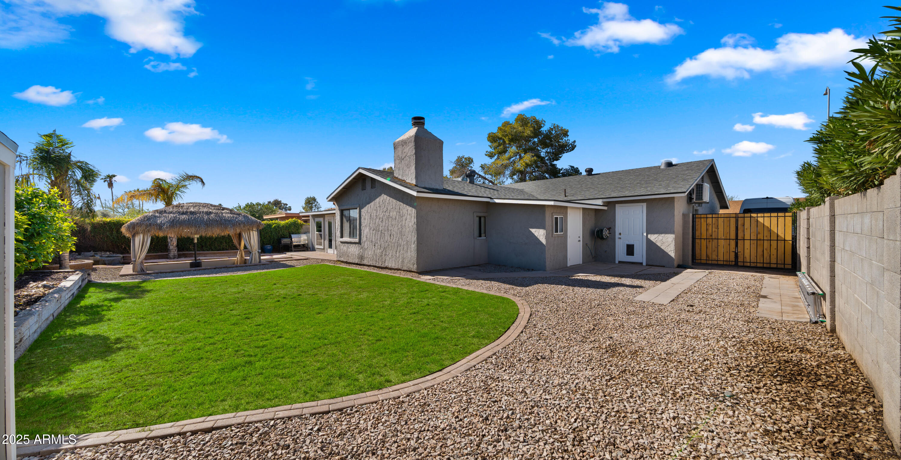 703 W POSADA Avenue