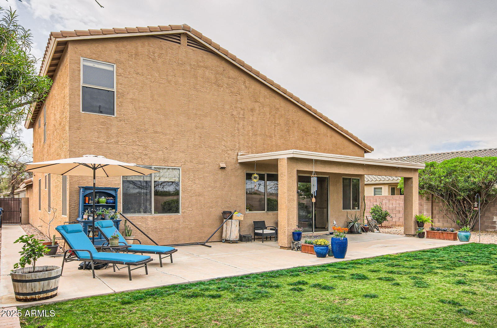 2200 E AUGUSTA Avenue