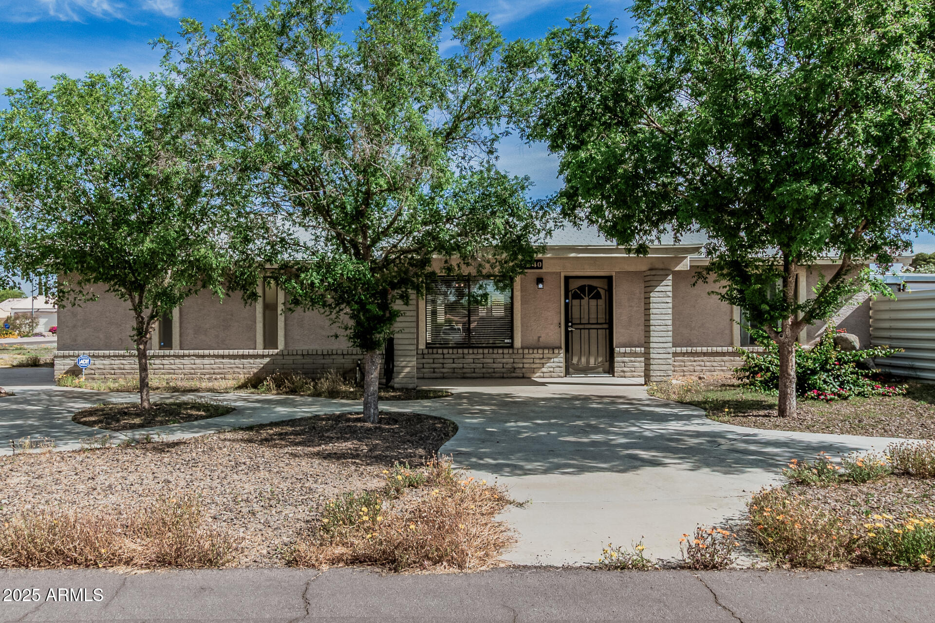 2640 E Campo Bello Drive