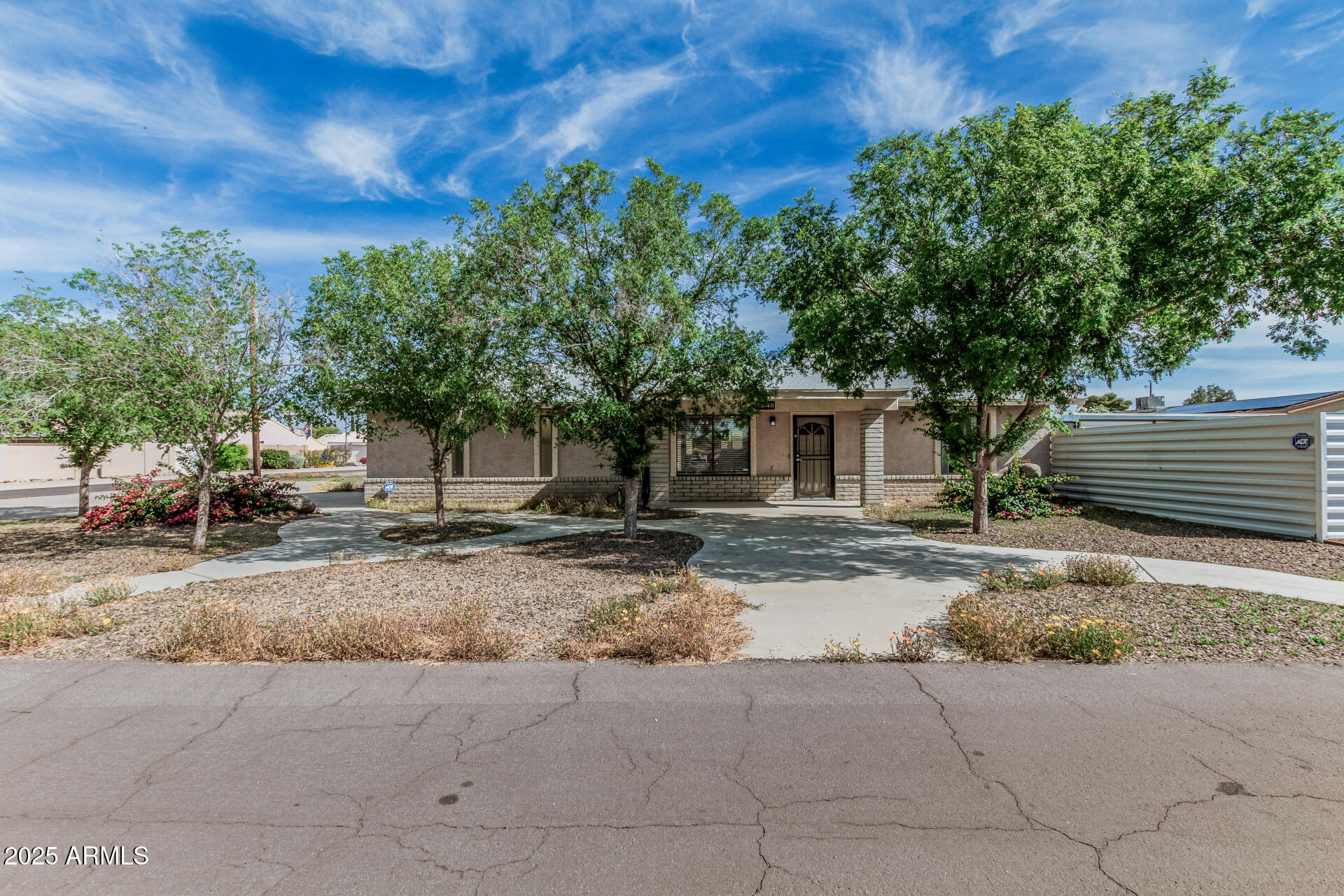 2640 E Campo Bello Drive