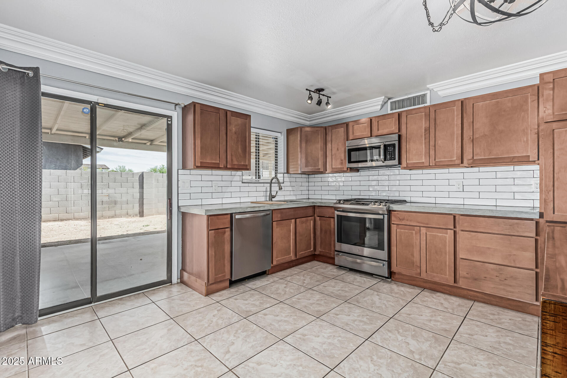 2640 E Campo Bello Drive