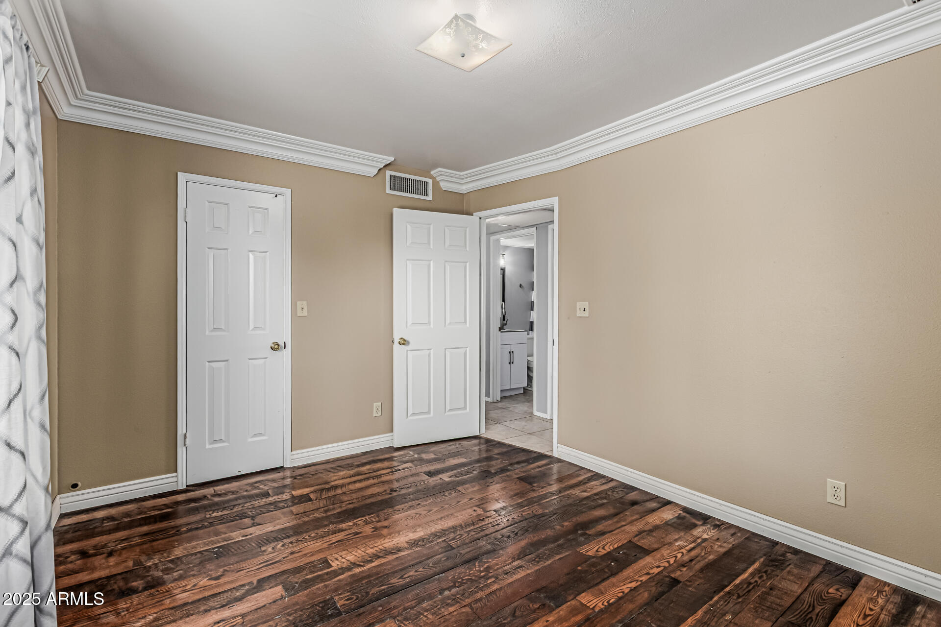 2640 E Campo Bello Drive