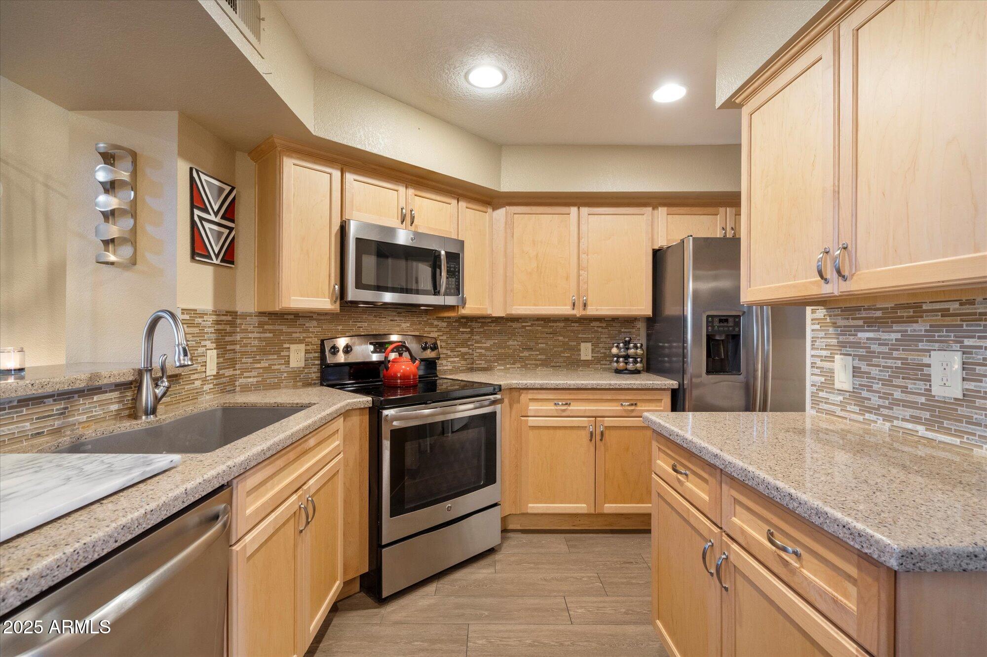 2333 E SOUTHERN Avenue 2100