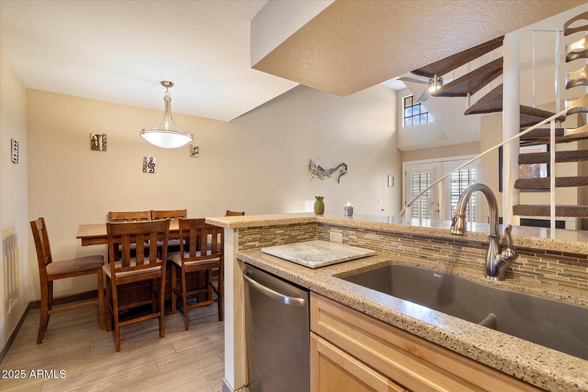 2333 E SOUTHERN Avenue 2100