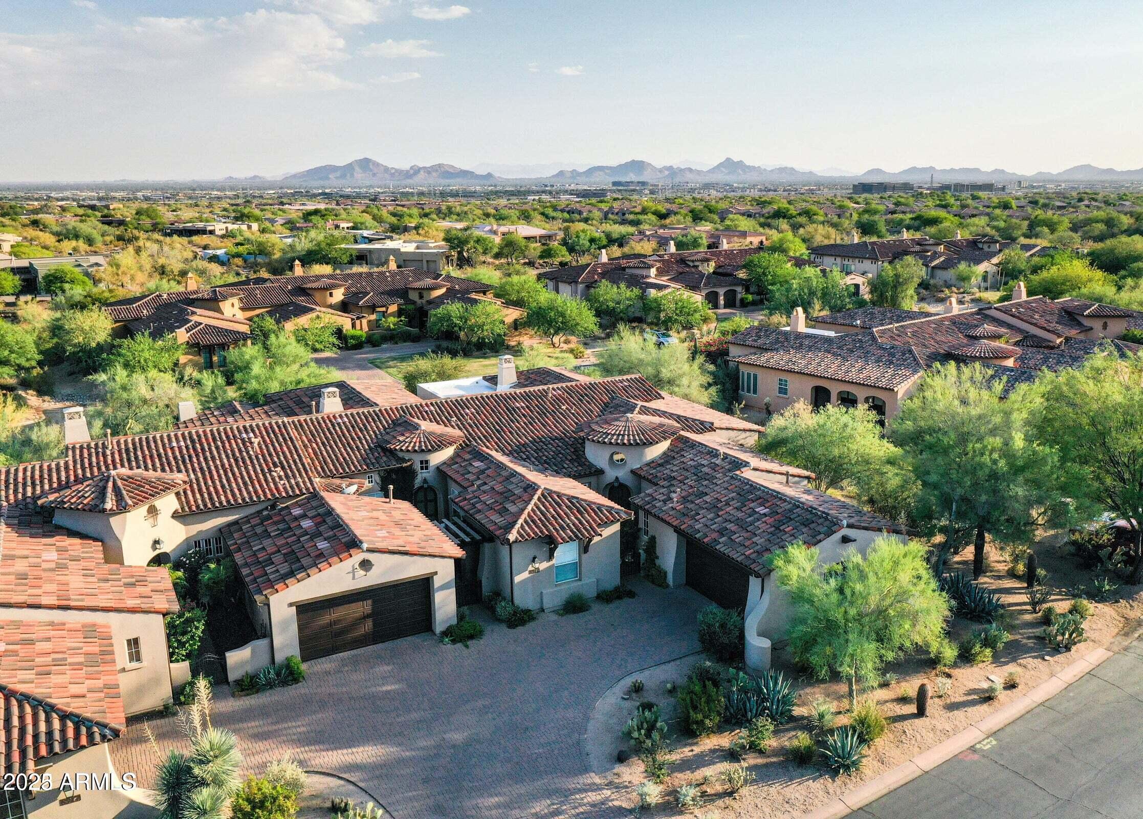 8905 E MOUNTAIN SPRING Road