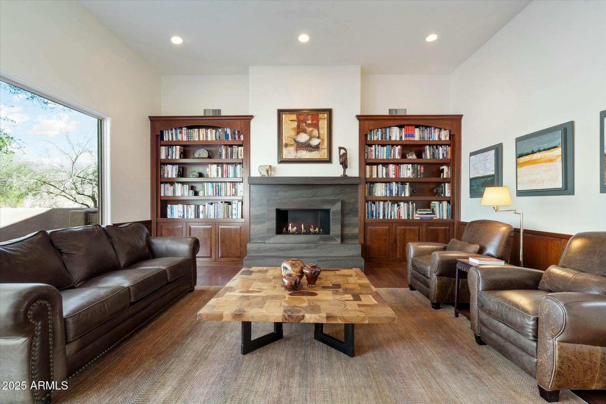 6407 E OLD PAINT Trail