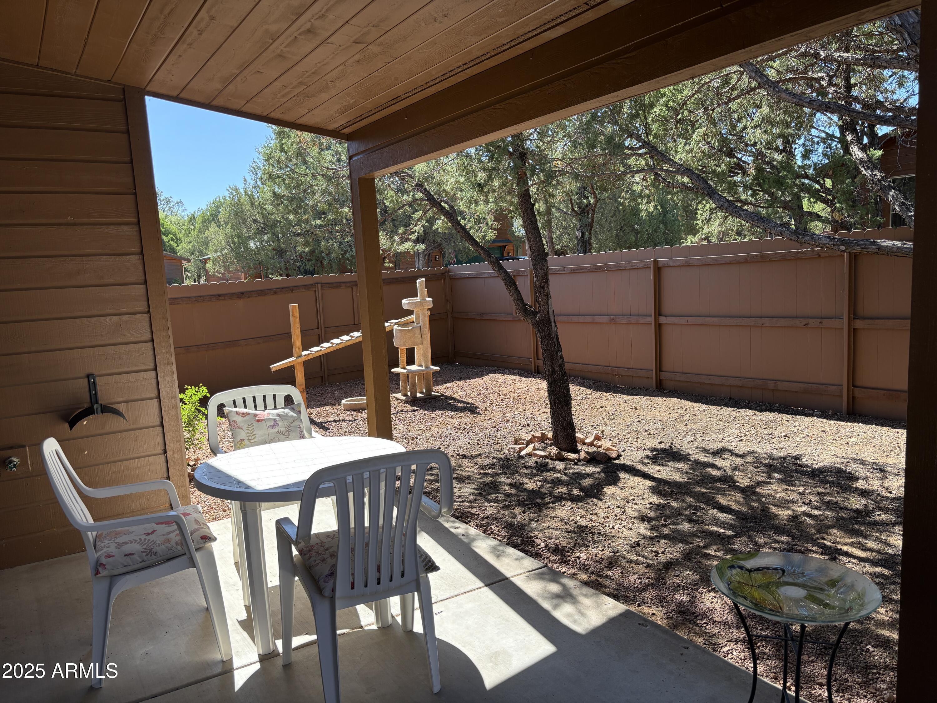 301 W CHRISTOPHER Point