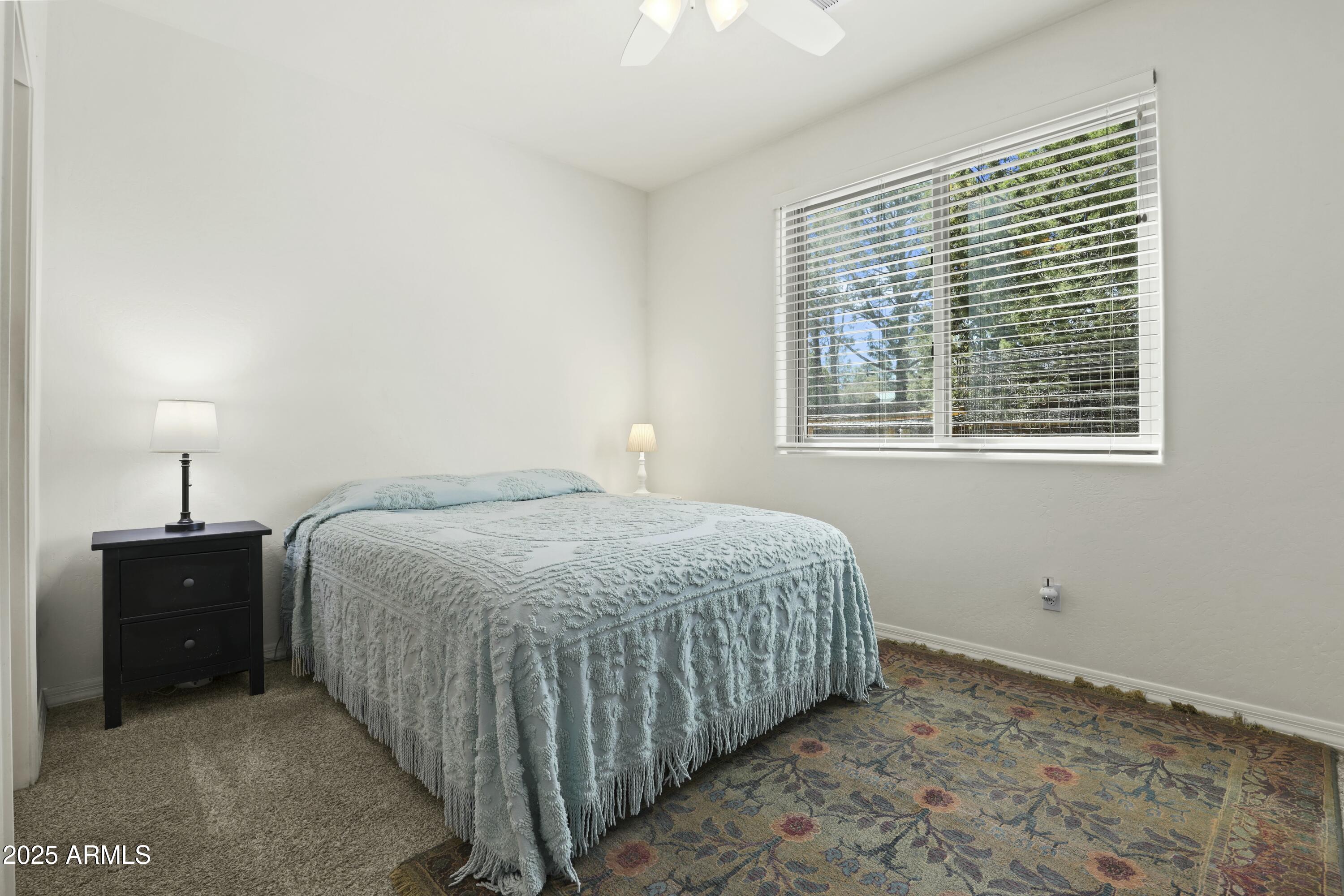 301 W CHRISTOPHER Point