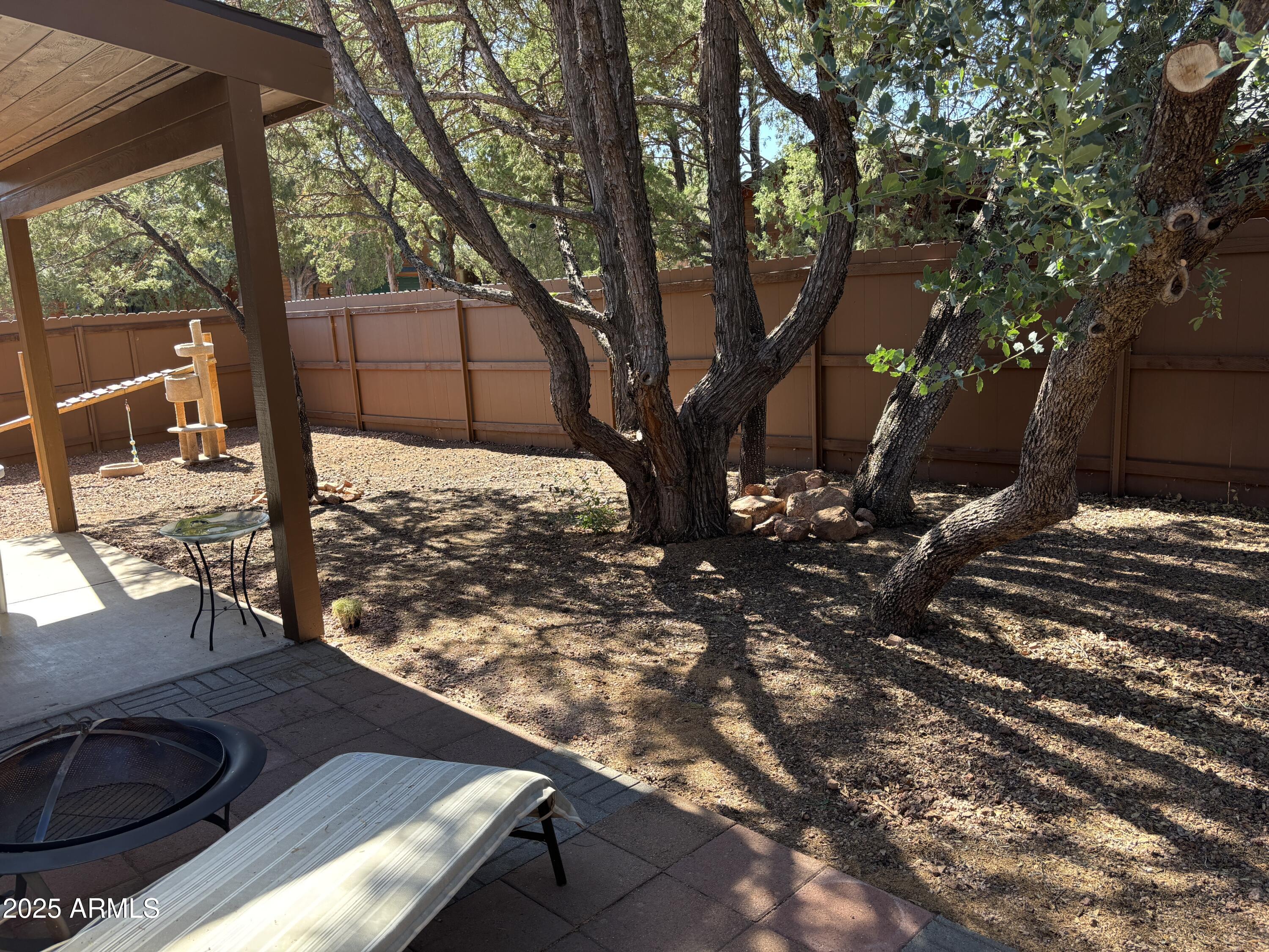 301 W CHRISTOPHER Point