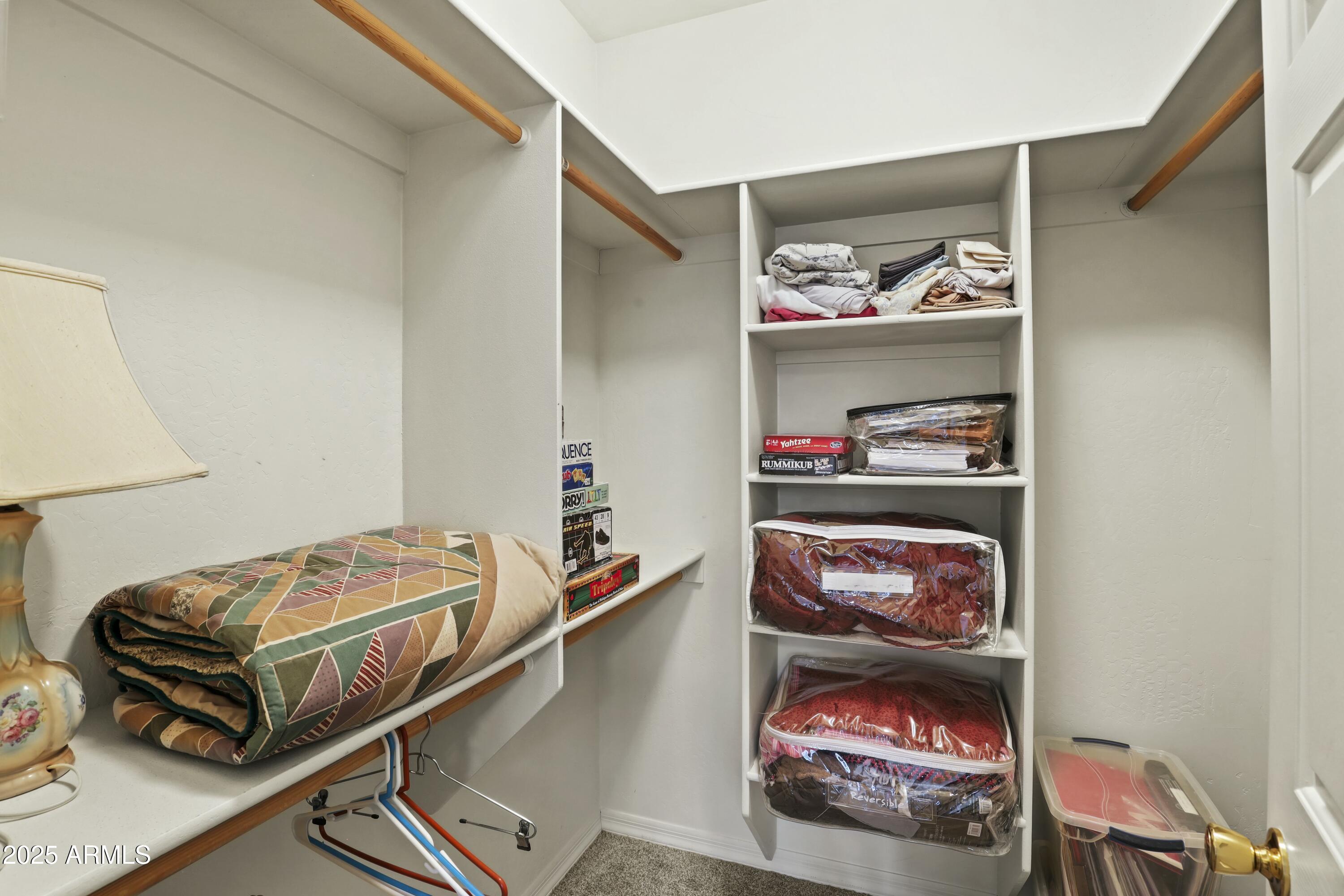 301 W CHRISTOPHER Point
