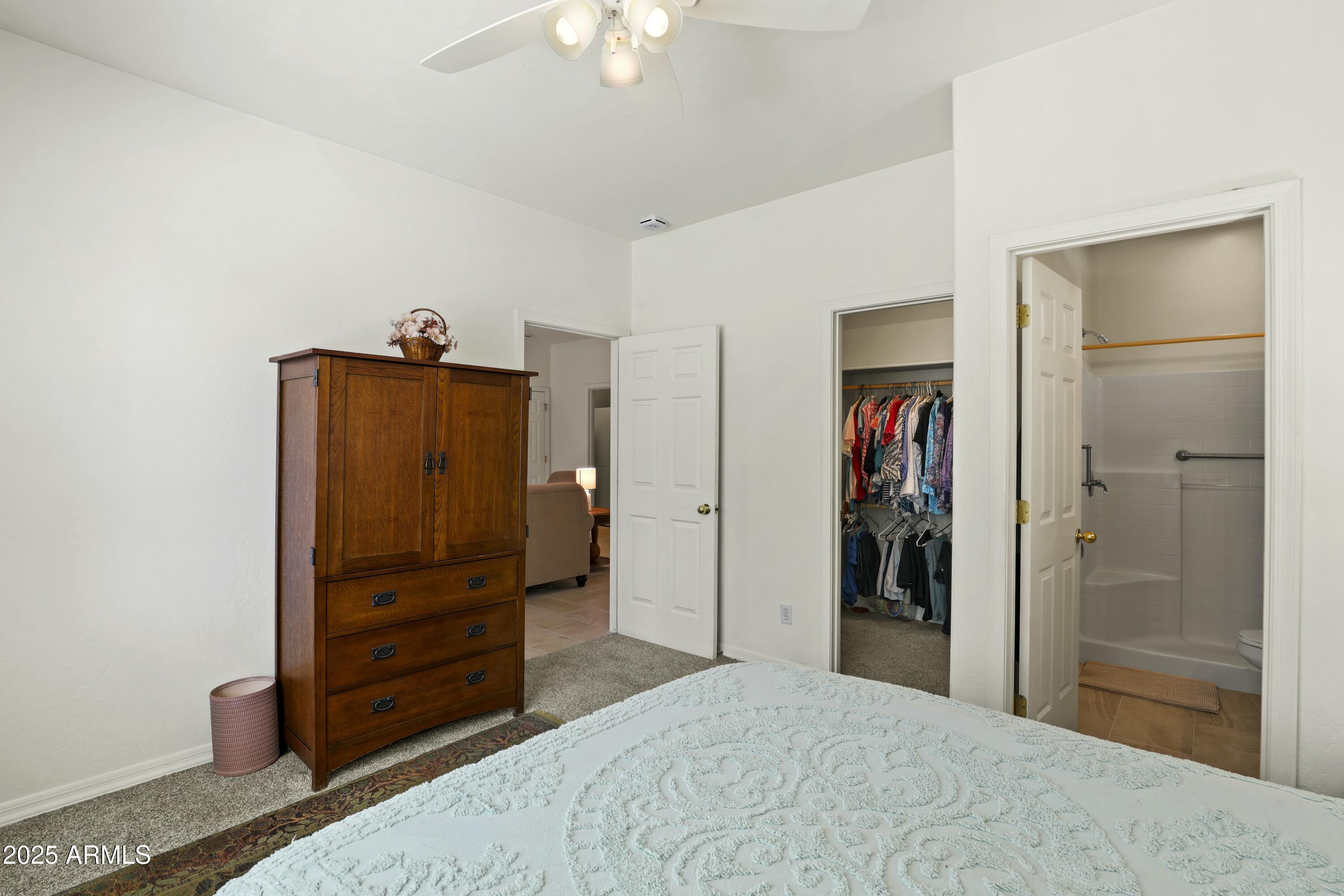 301 W CHRISTOPHER Point
