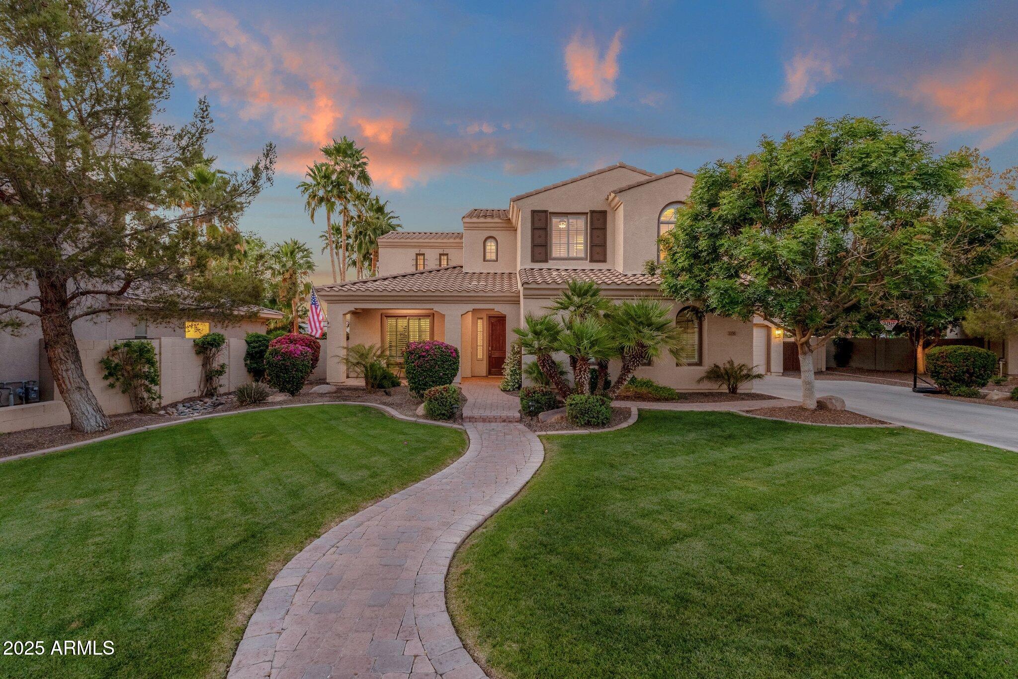 1356 E FLAMINGO Court