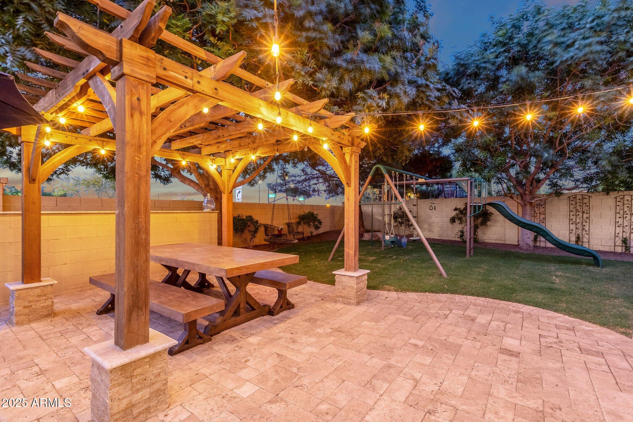 1356 E FLAMINGO Court
