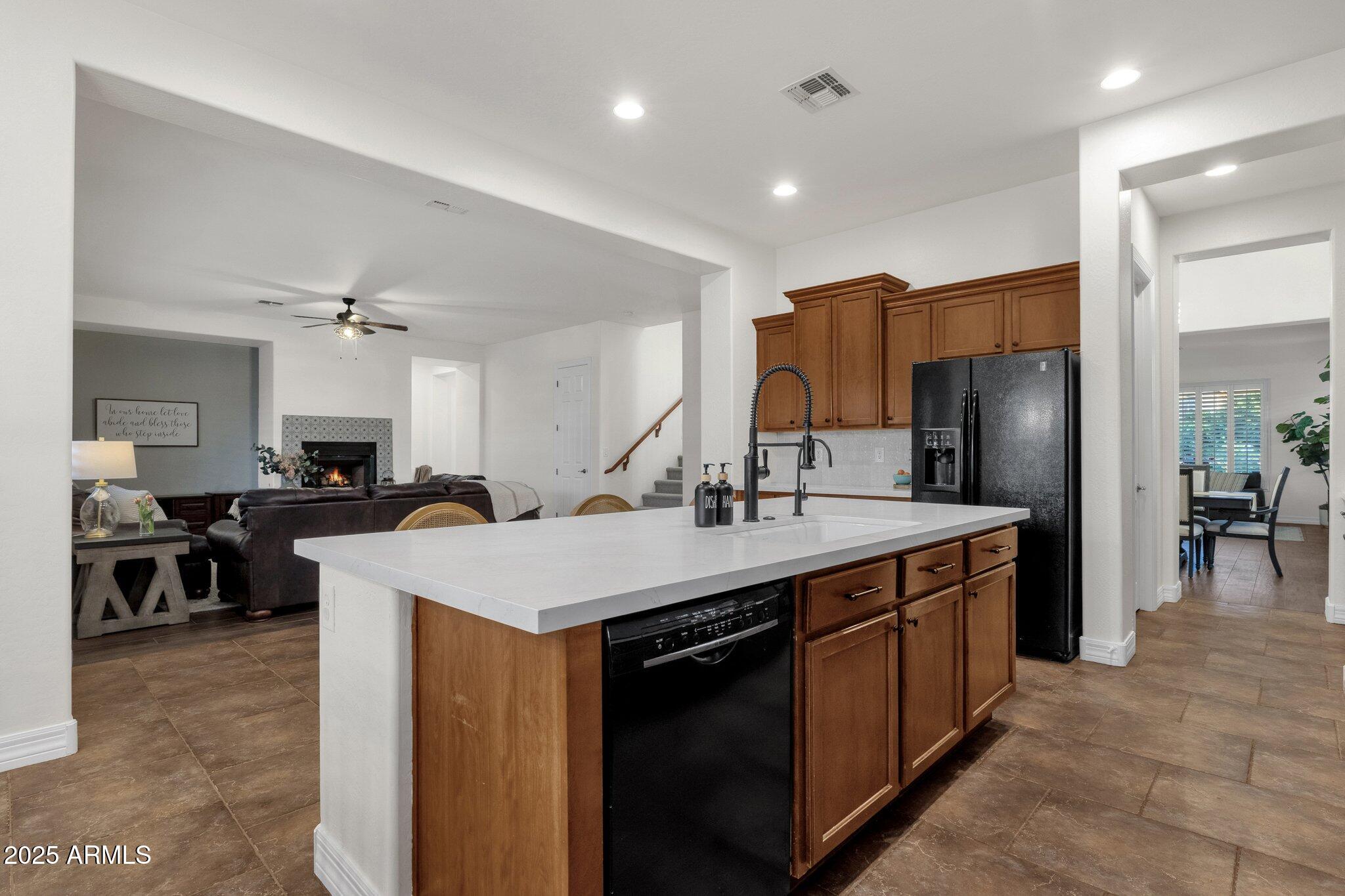 1356 E FLAMINGO Court